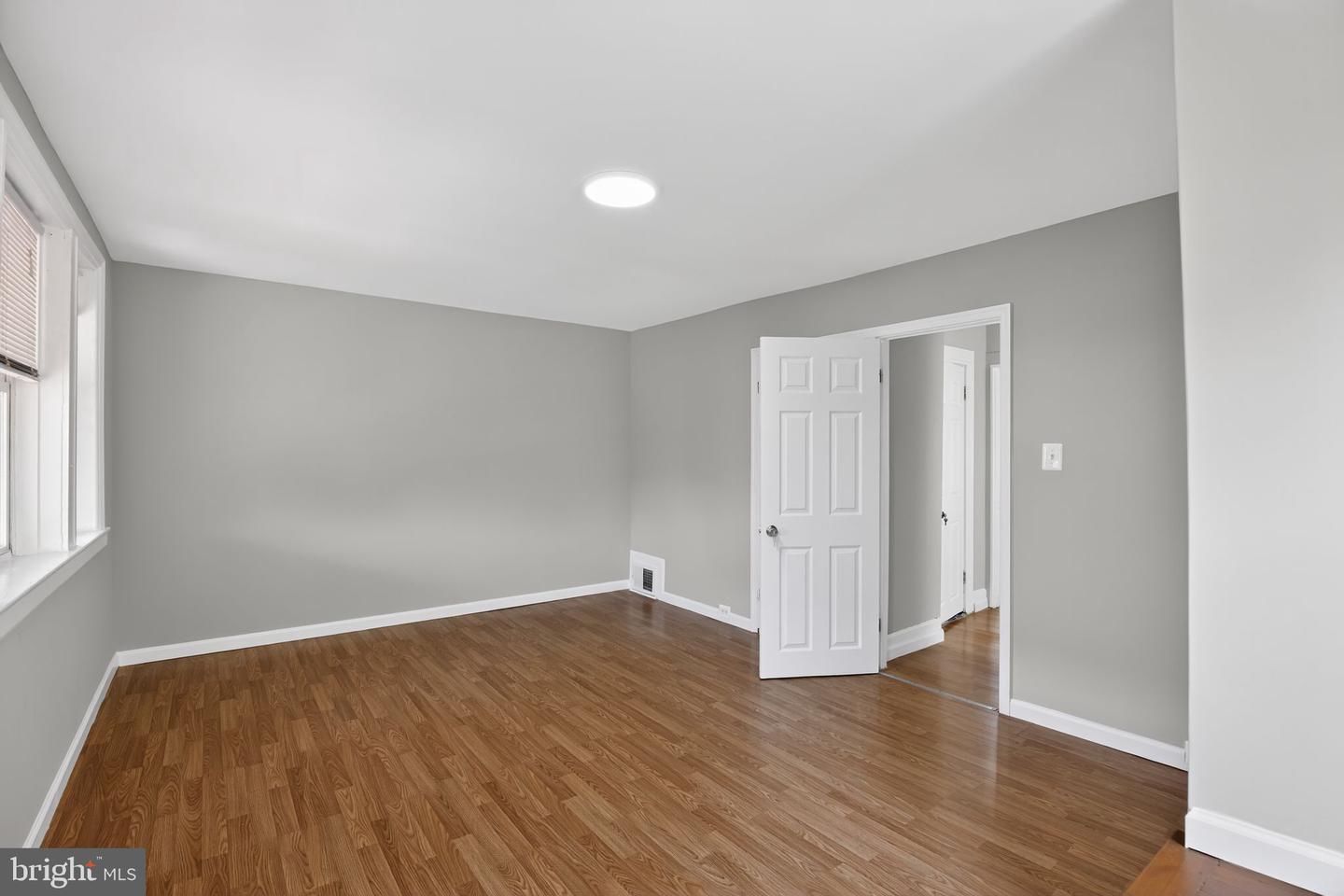 5446 Narcissus Ave Property Photo 7