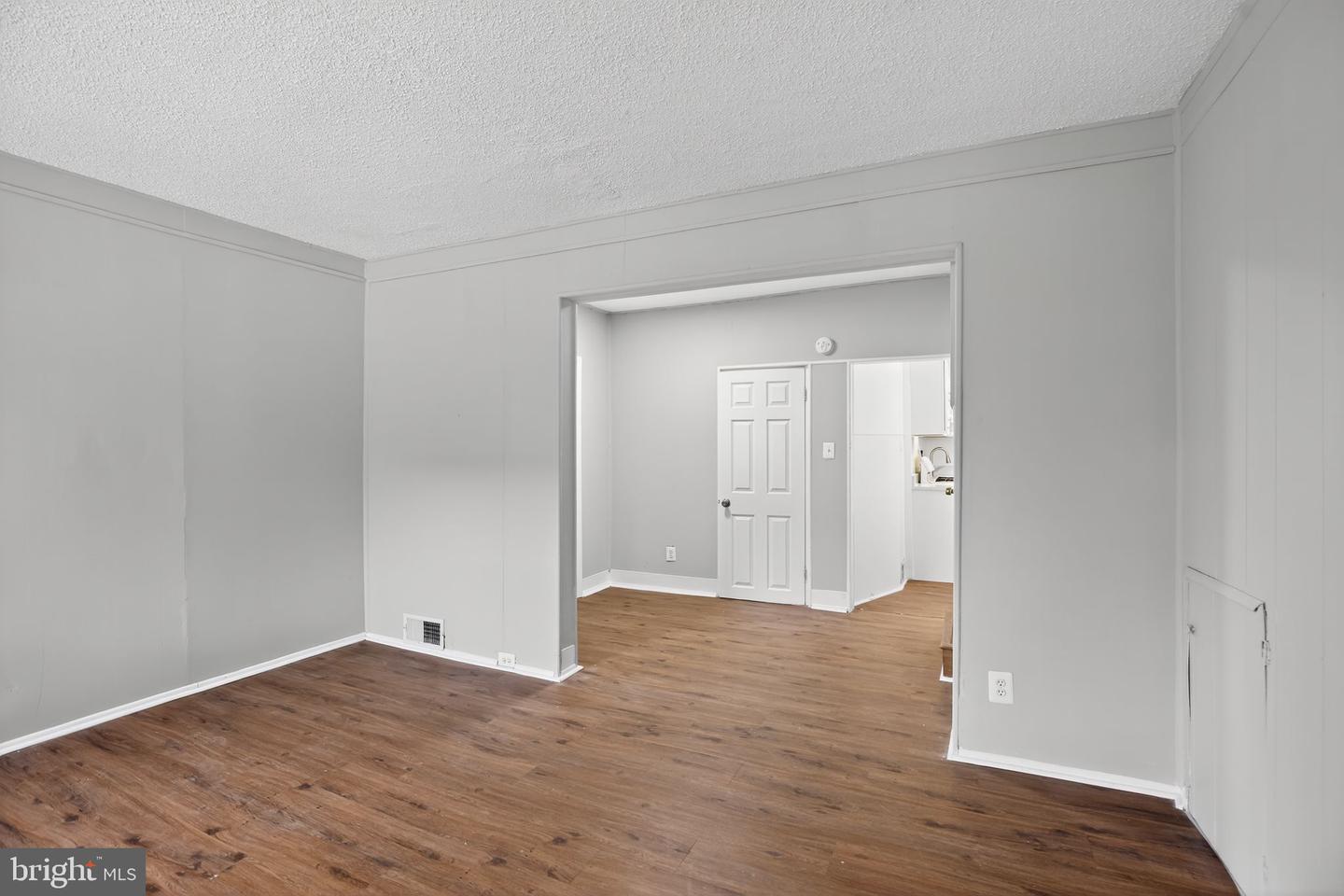 5446 Narcissus Ave Property Photo 10