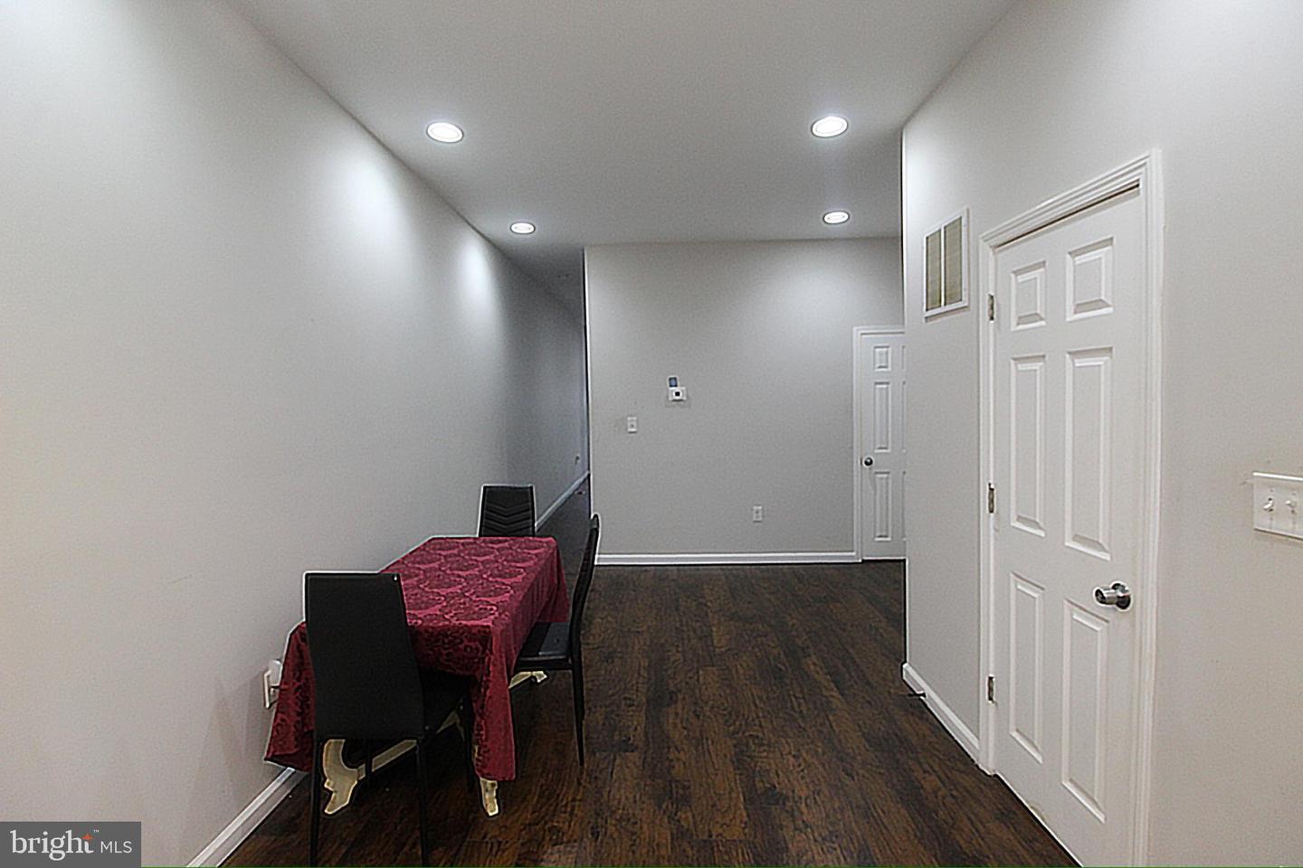 1916 Druid Hill Ave Property Photo 4