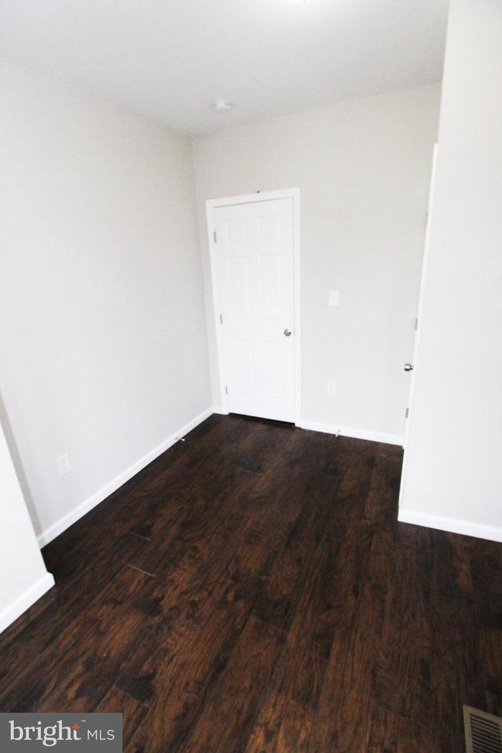 1916 Druid Hill Ave Property Photo 19