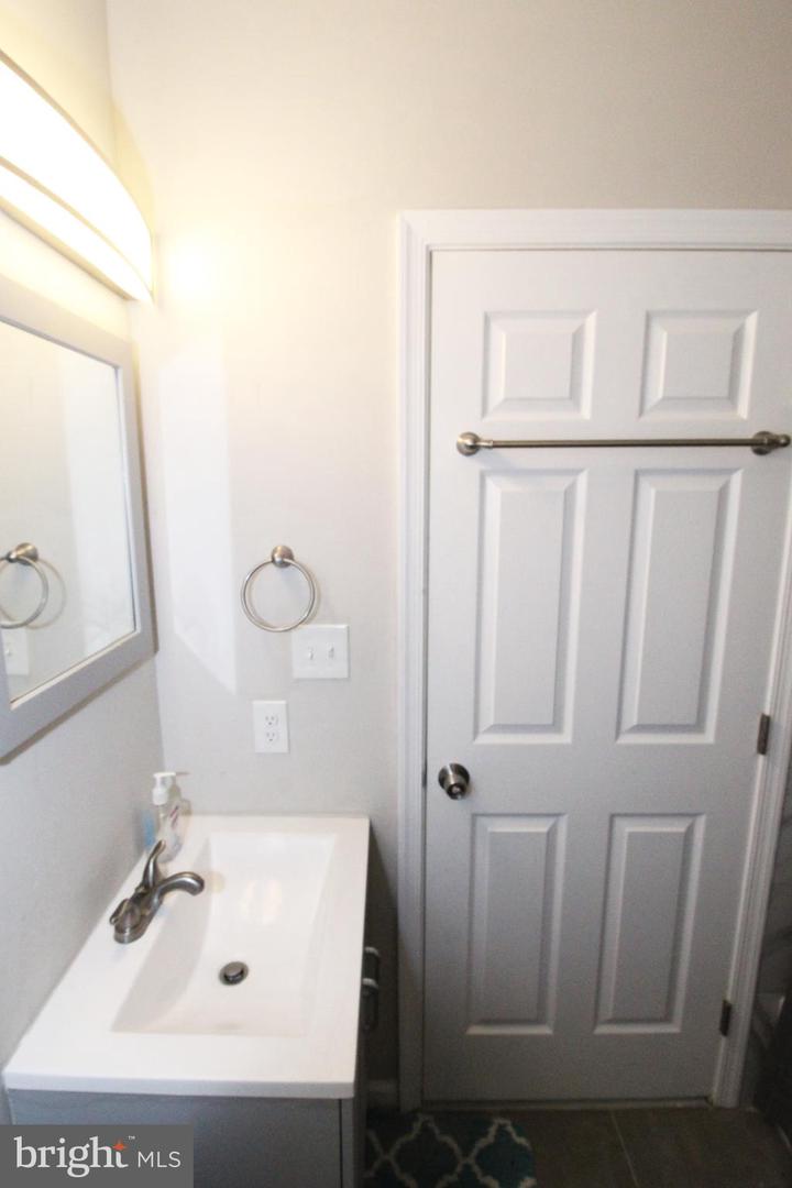 1916 Druid Hill Ave Property Photo 21