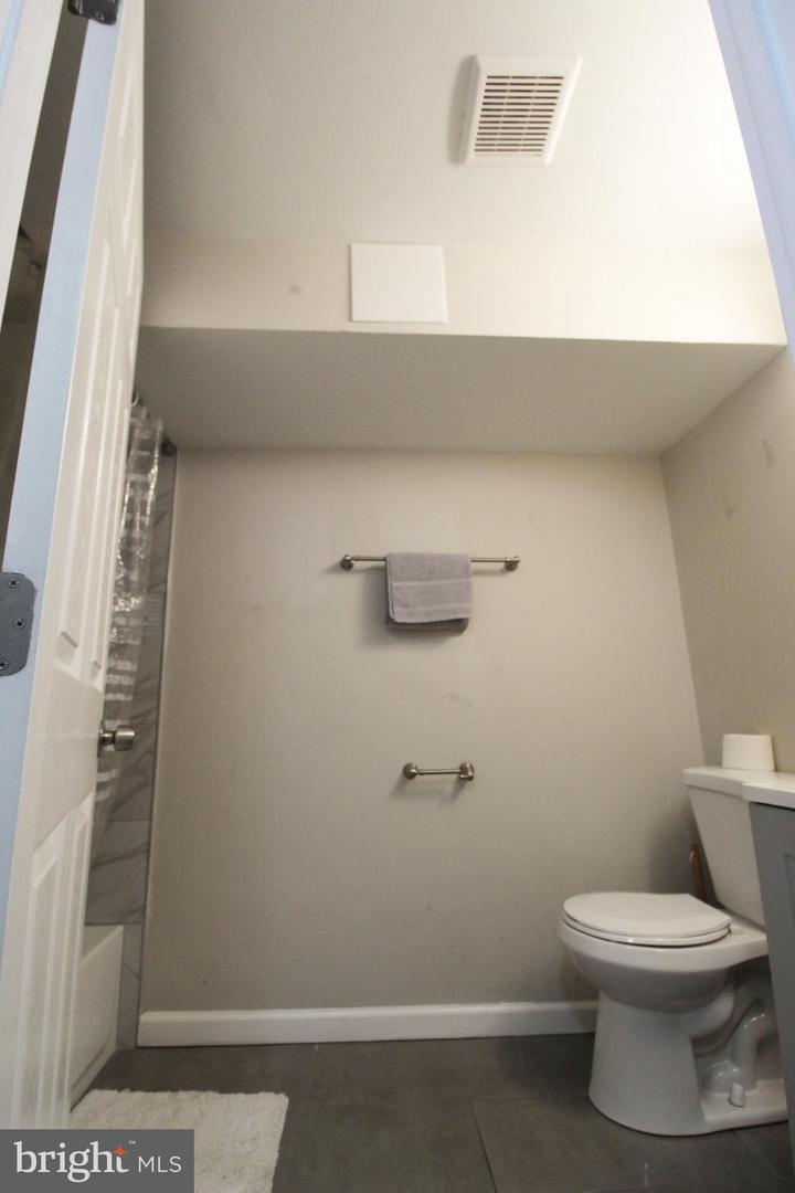 1916 Druid Hill Ave Property Photo 26
