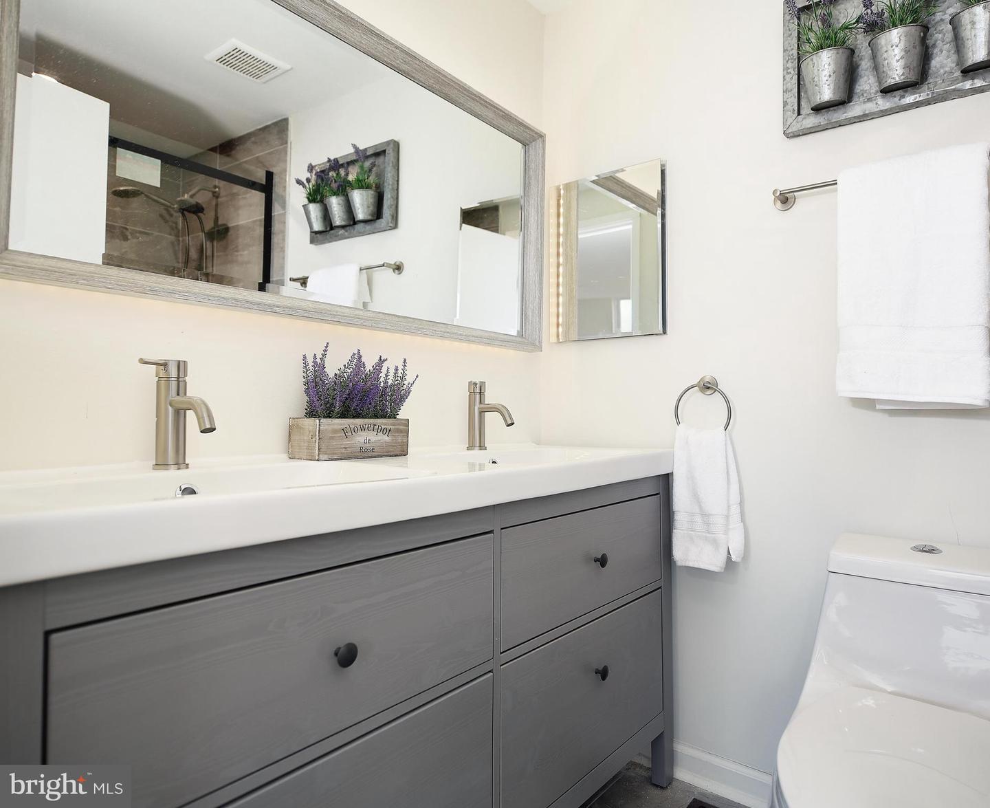 3108 E Baltimore St Property Photo 18