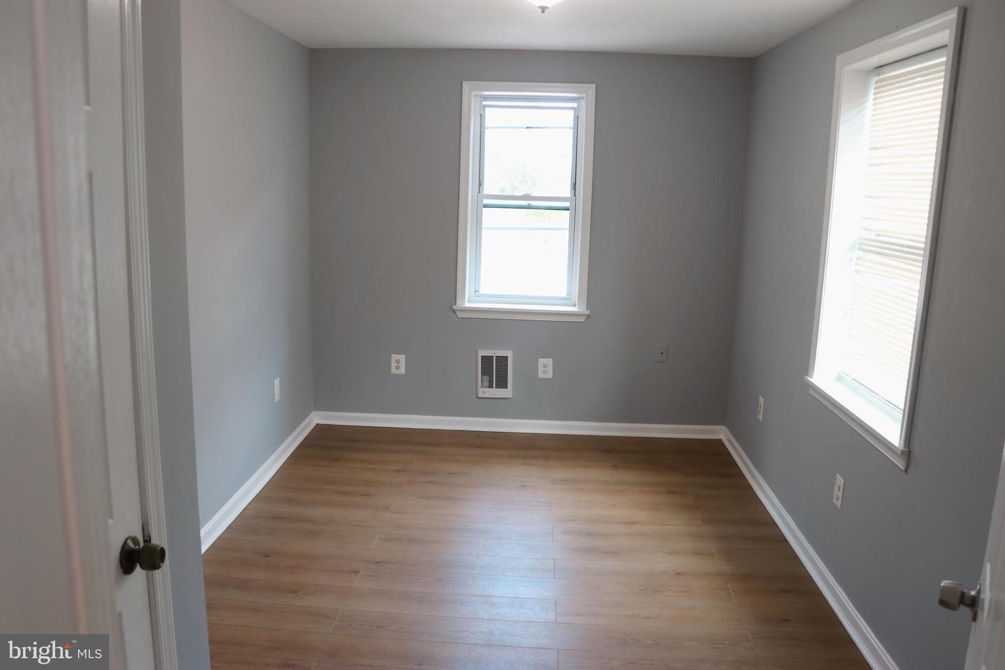 3707 8th St Property Photo 6