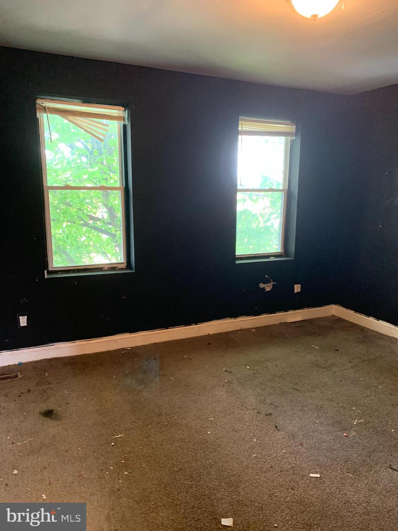 3027 Harlem Ave Property Photo 6