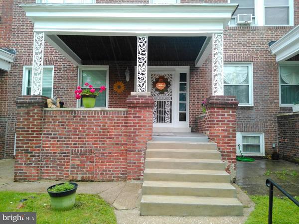 1917 E 32ND ST Property Photo 1