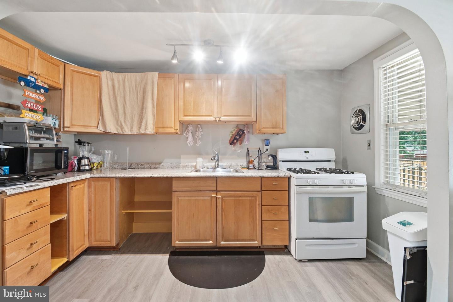 3644 Benson Ave Property Photo 11