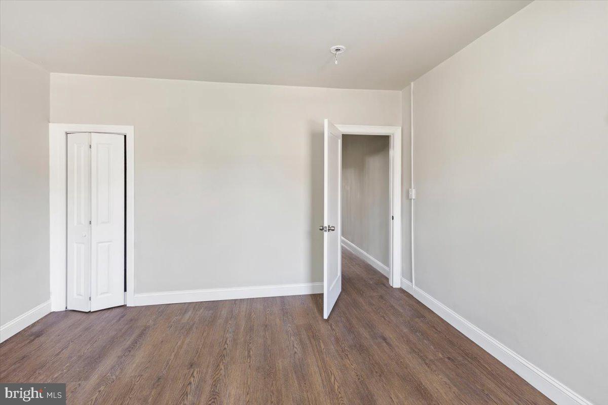 2107 Dukeland St Property Photo 8