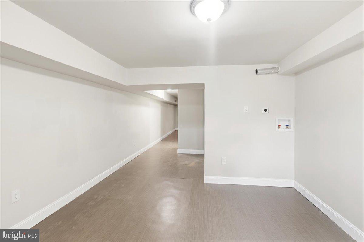 2107 Dukeland St Property Photo 19