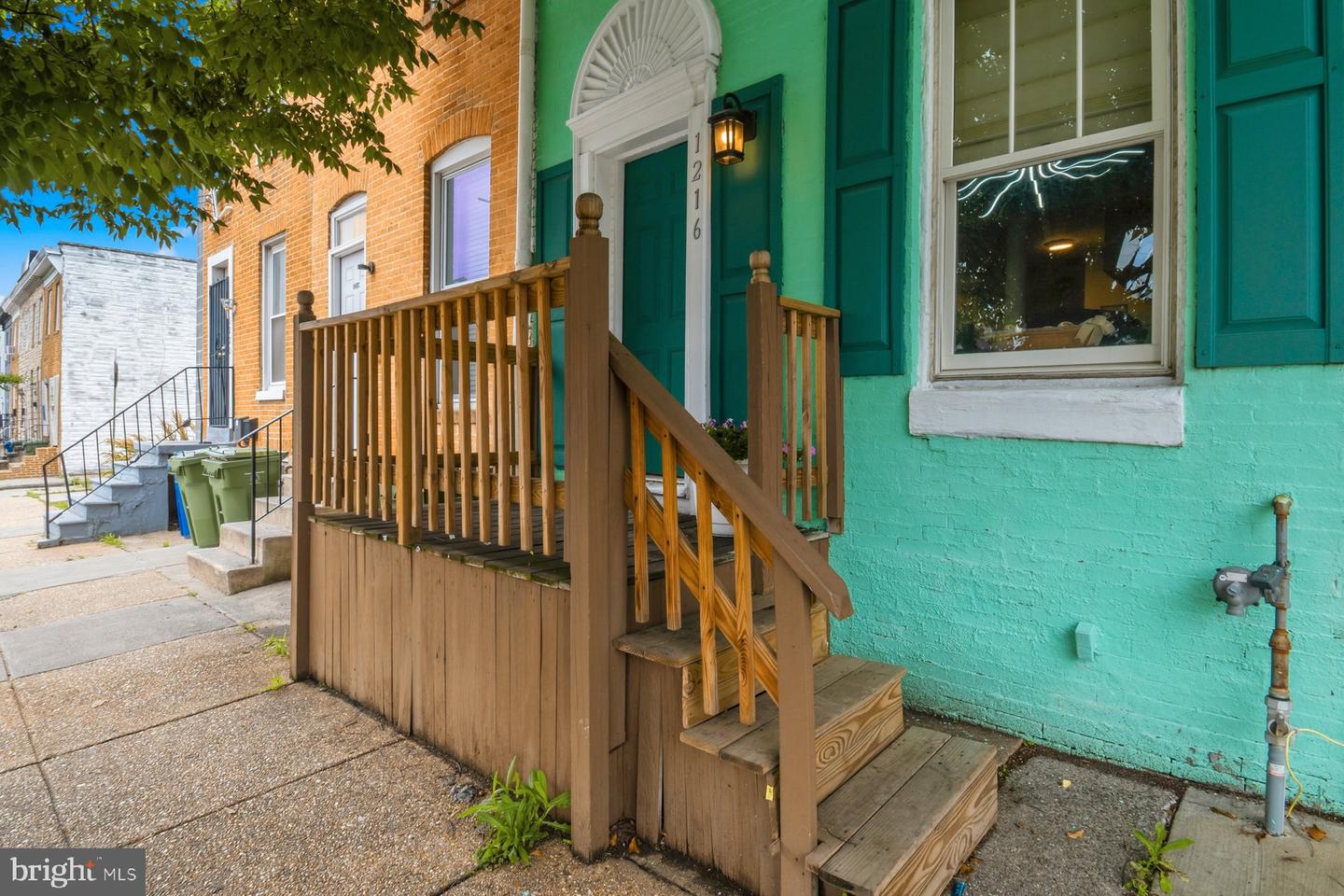 1216 W PRATT ST Property Photo 1