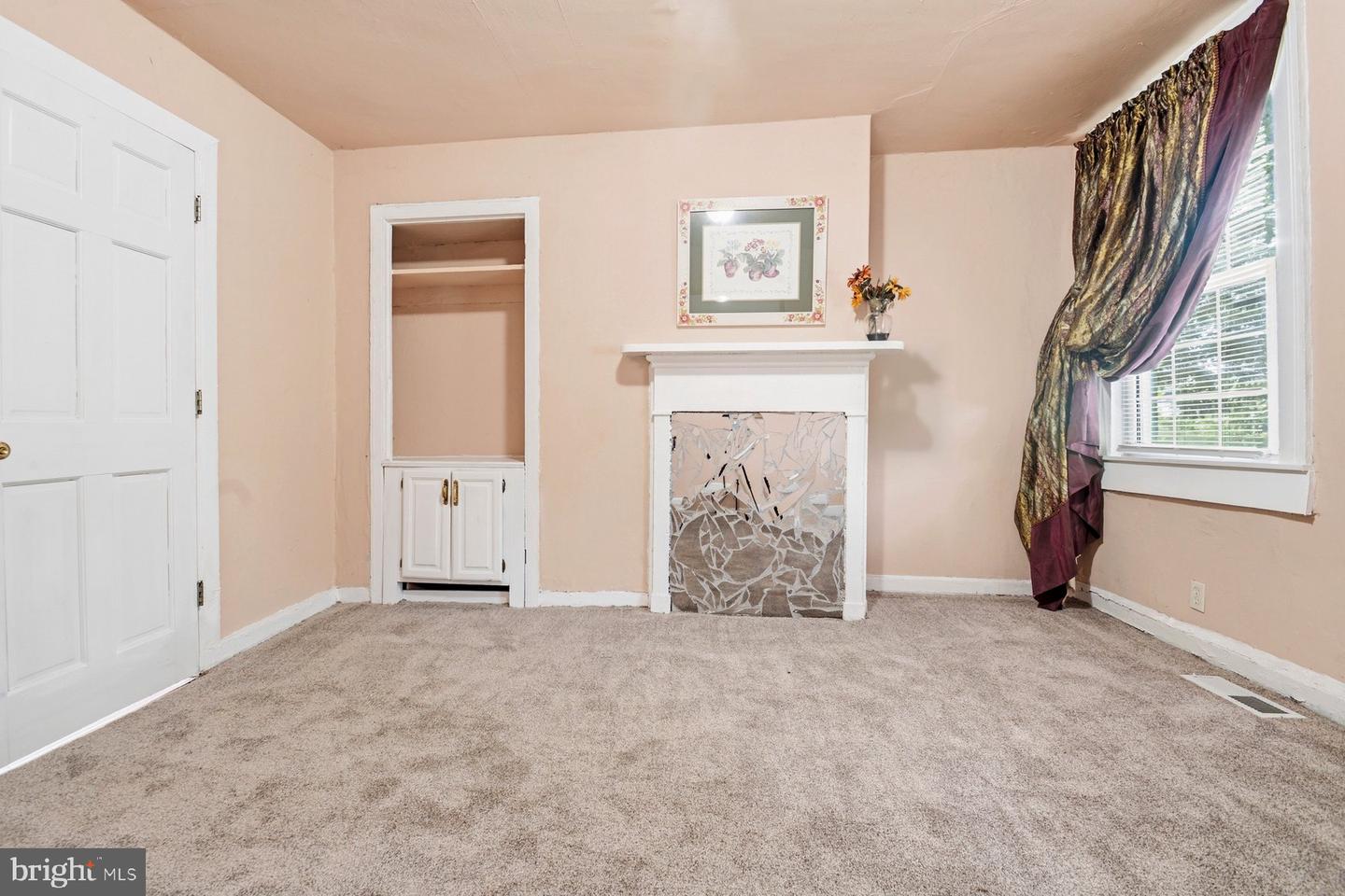 1216 W Pratt St Property Photo 12