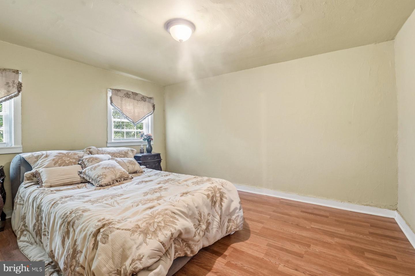 1216 W Pratt St Property Photo 17
