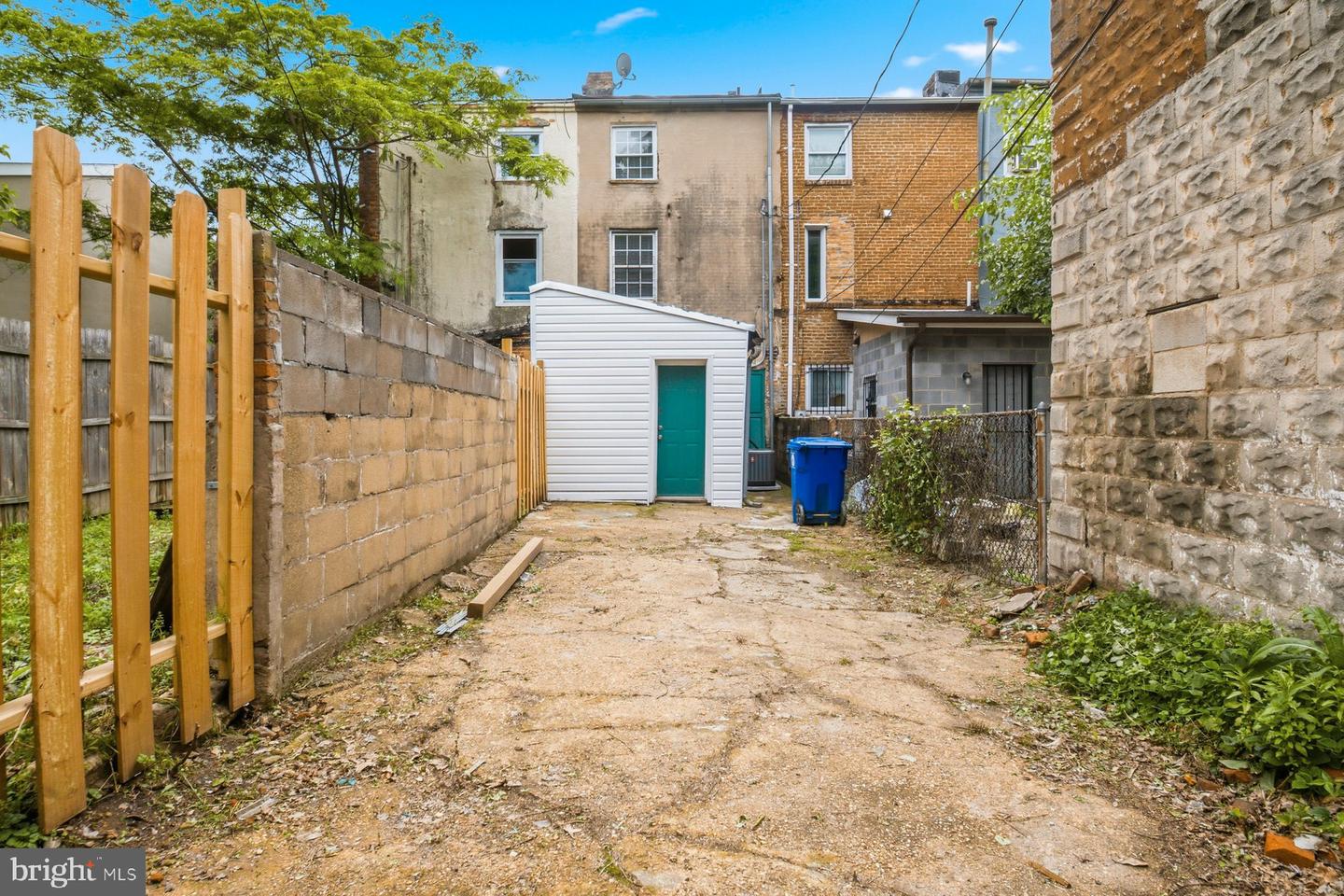 1216 W Pratt St Property Photo 21