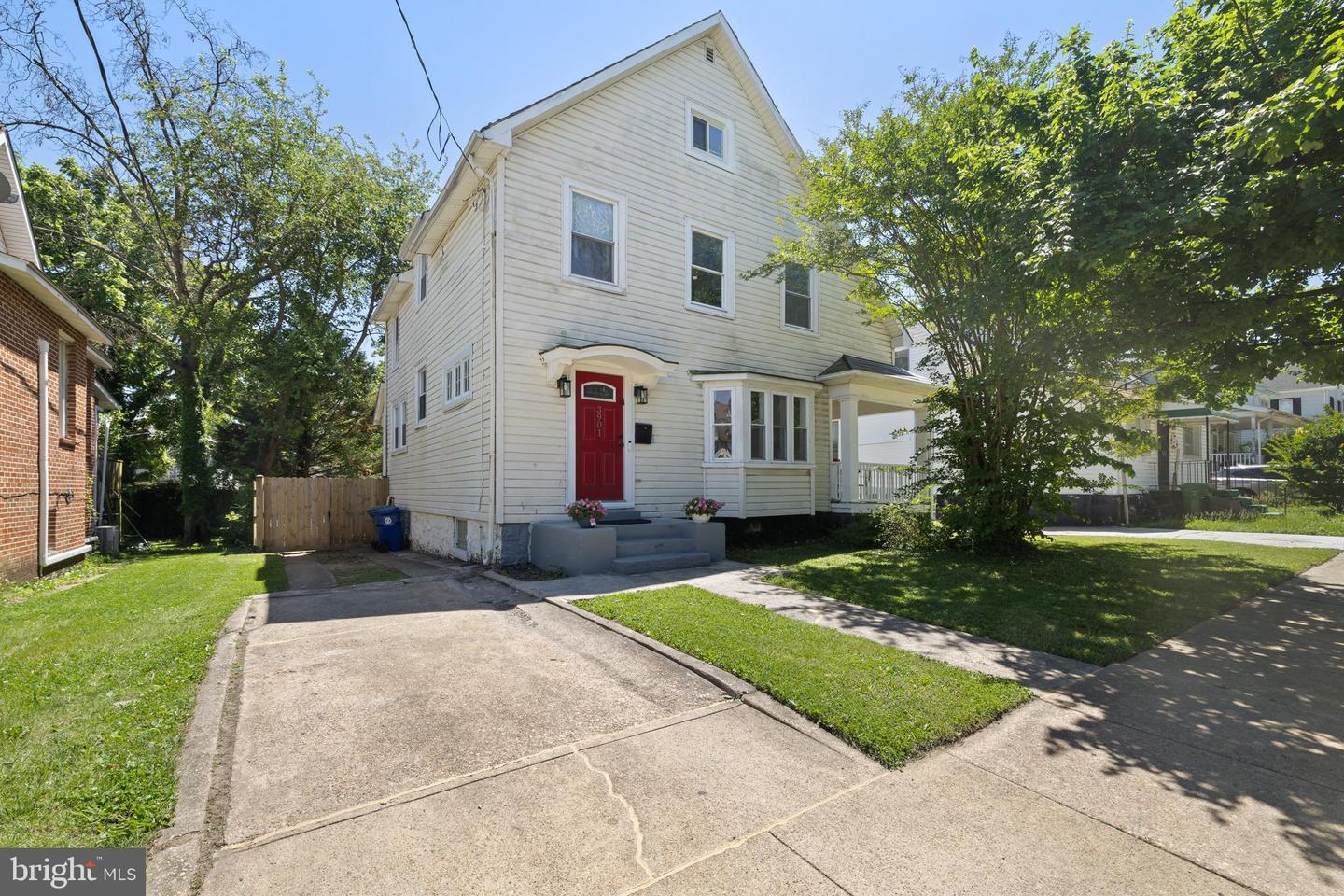 3901 W Cold Spring Ln W Property Photo 2