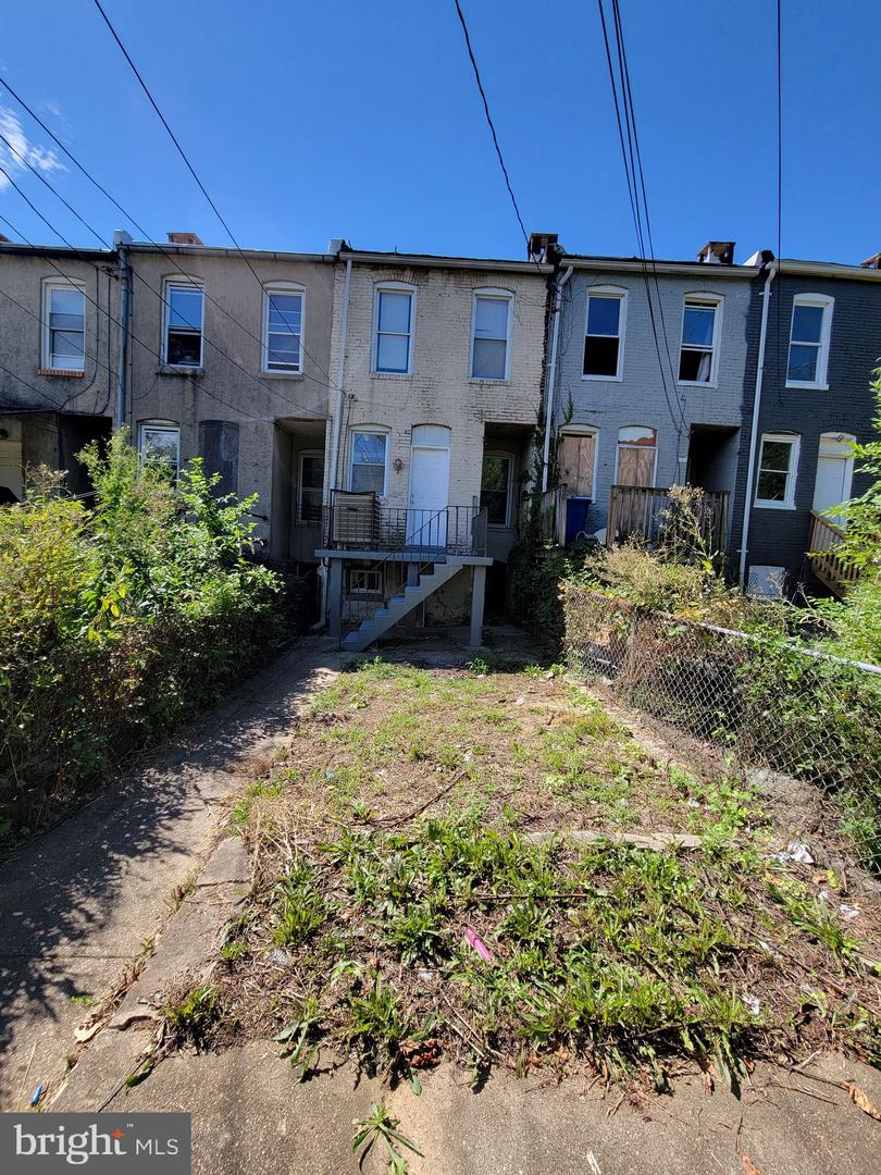2730 Winchester St Property Photo 8