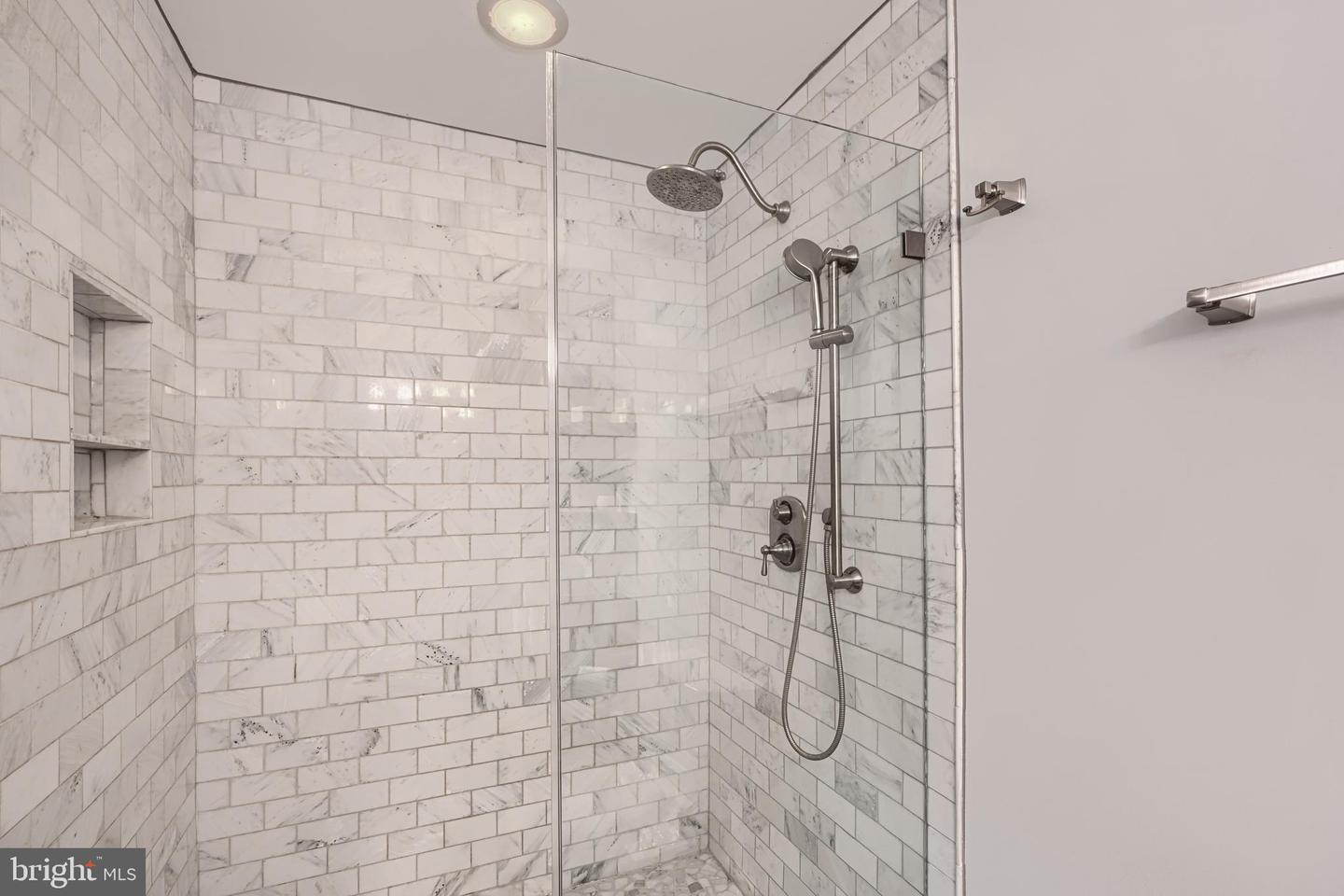 624 Jasper St Property Photo 22
