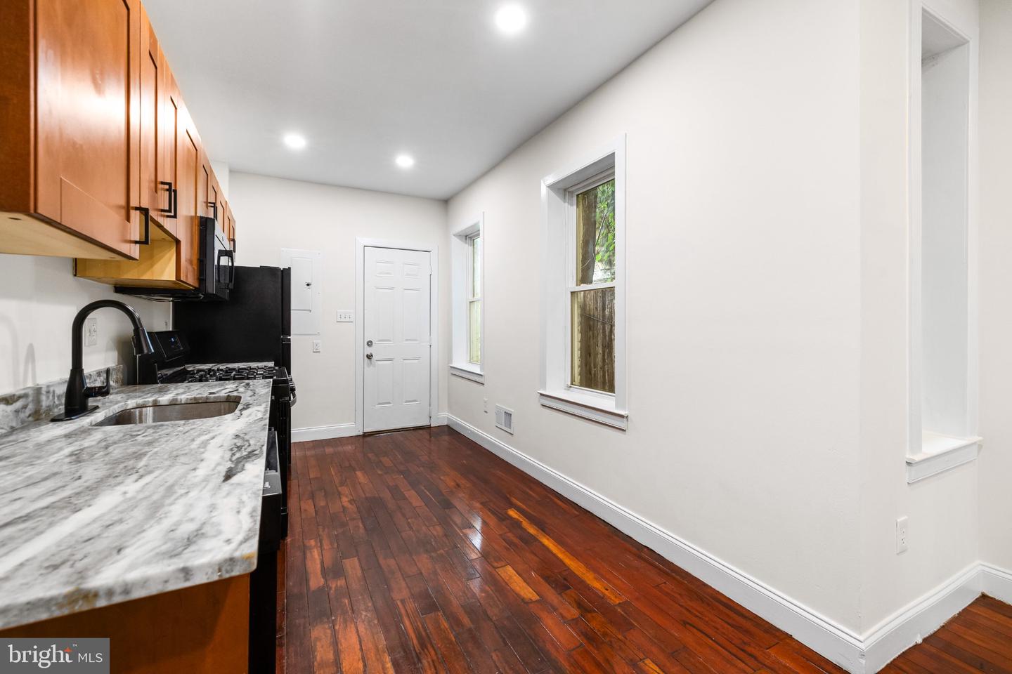 2822 Frederick Ave Property Photo 13