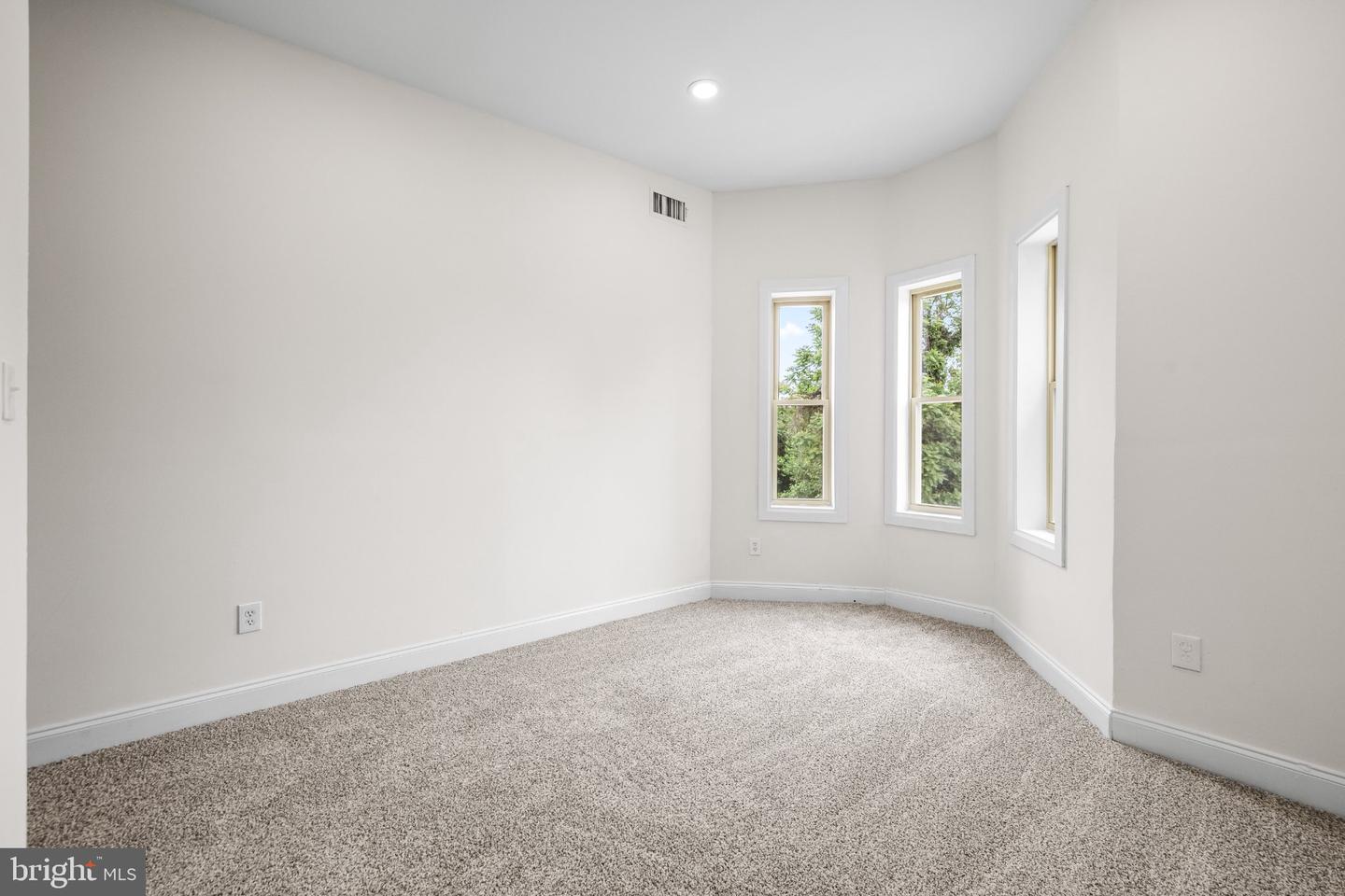2822 Frederick Ave Property Photo 16