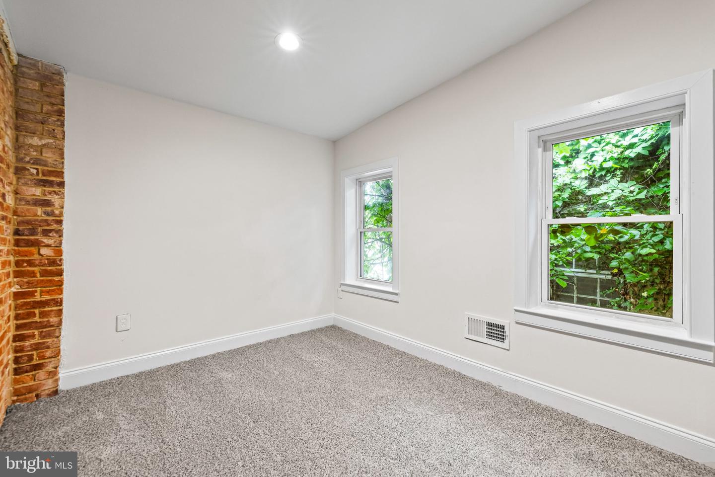 2822 Frederick Ave Property Photo 23