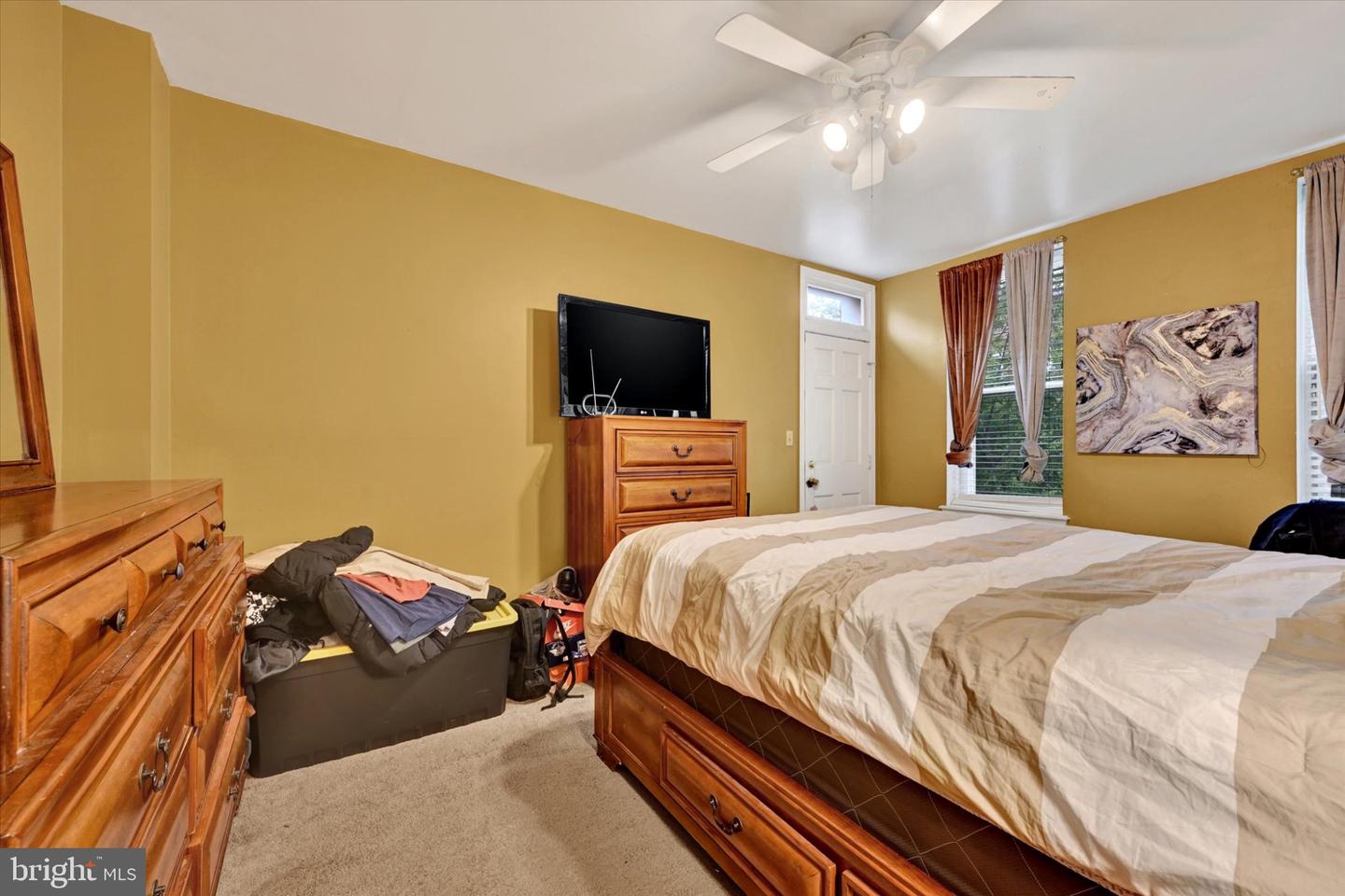 2072 Linden Ave Property Photo 22