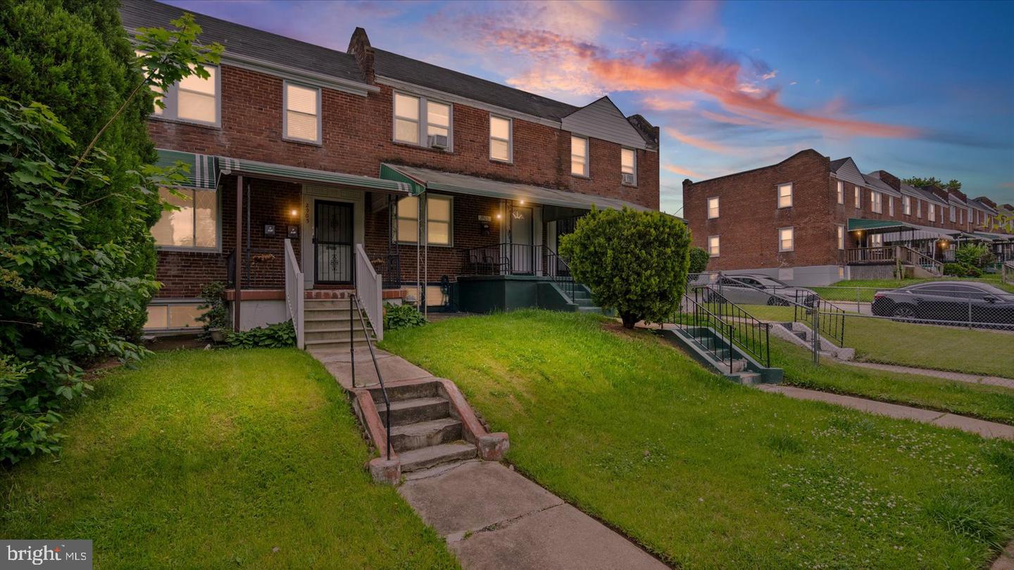 2905 E Federal St Property Photo 1