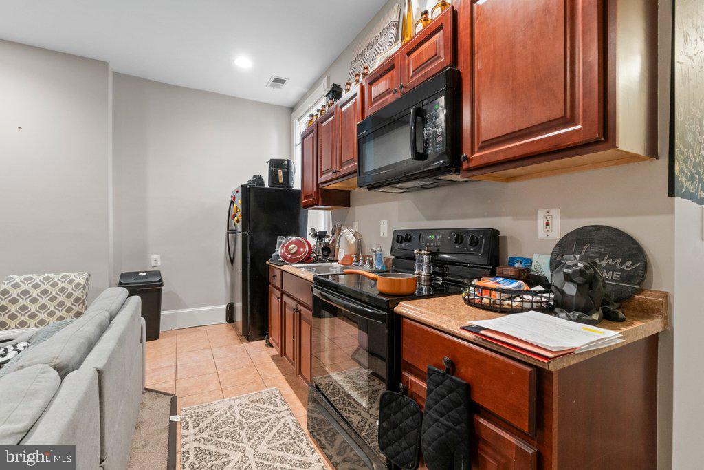 30 E 25th St Property Photo 12