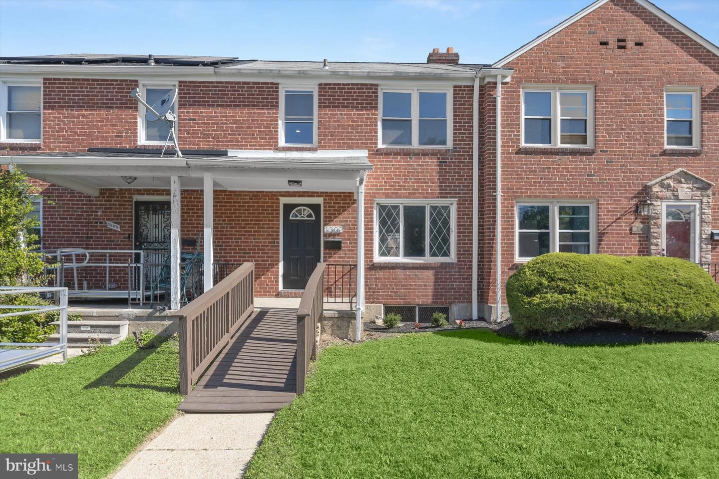 1302 Woodbourne Ave Property Photo 1