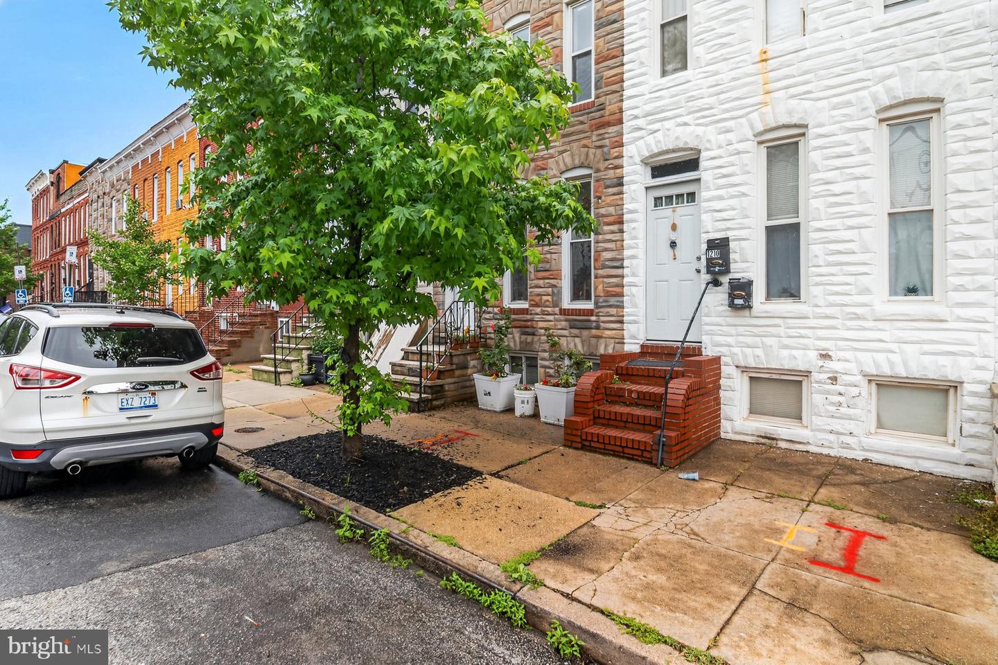 1210 W Cross St W Property Photo 6