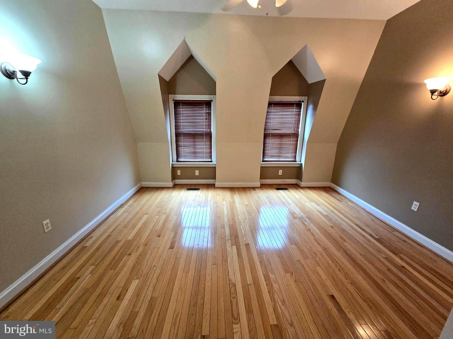 704 S Bond St Property Photo 19