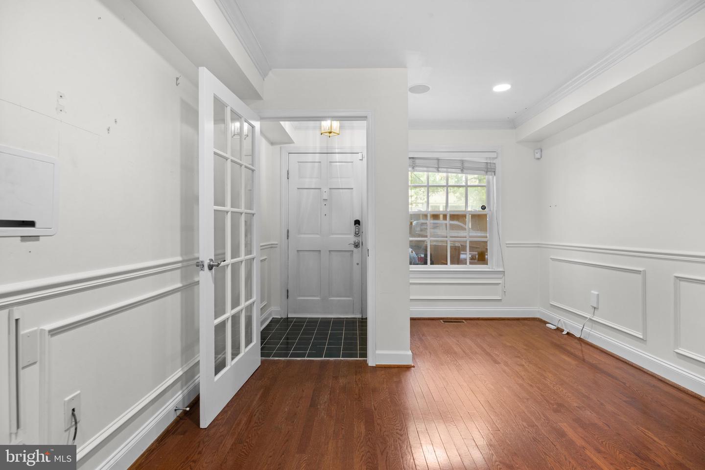 1933 Fleet St Property Photo 11