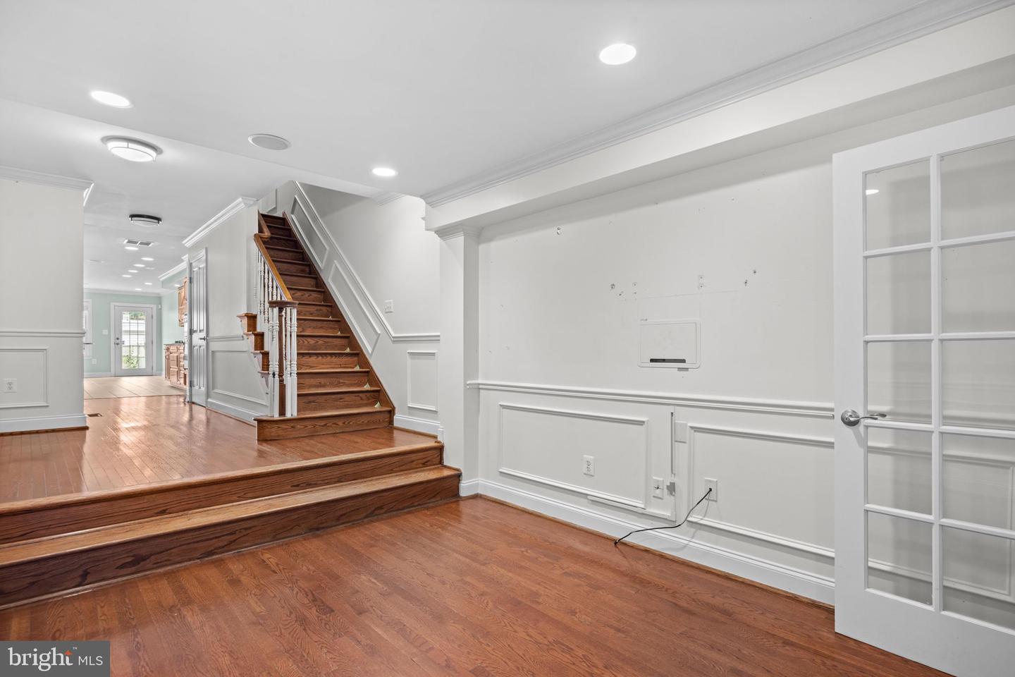 1933 Fleet St Property Photo 12