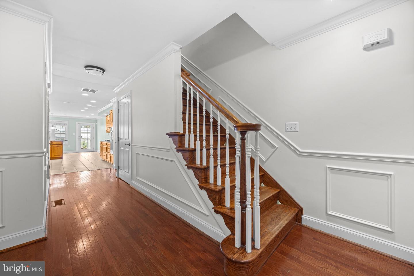 1933 Fleet St Property Photo 13