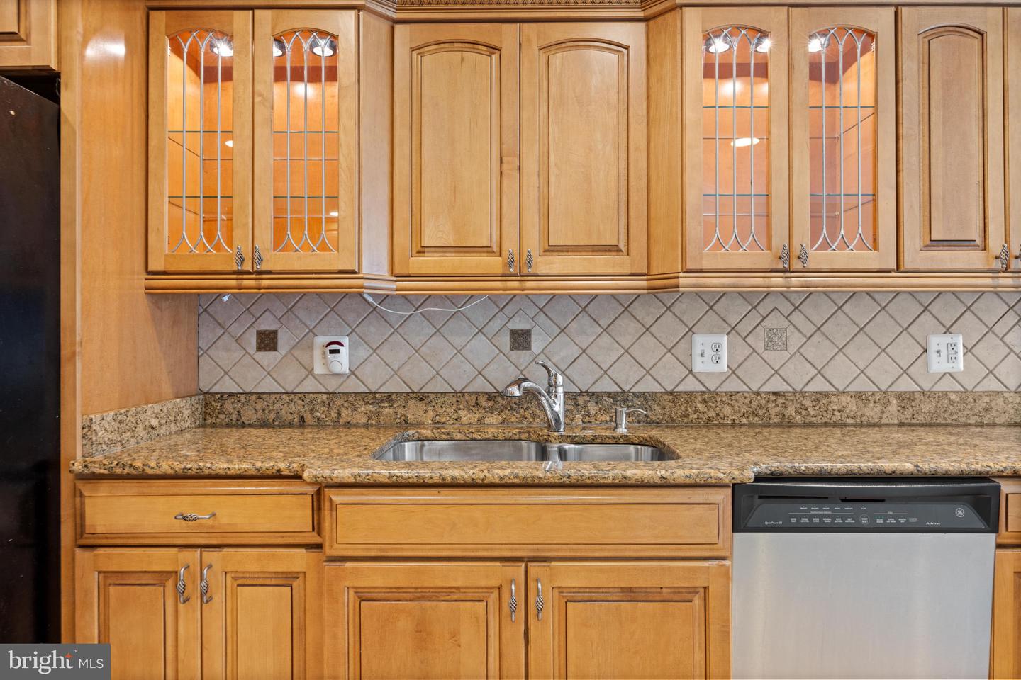 1933 Fleet St Property Photo 19