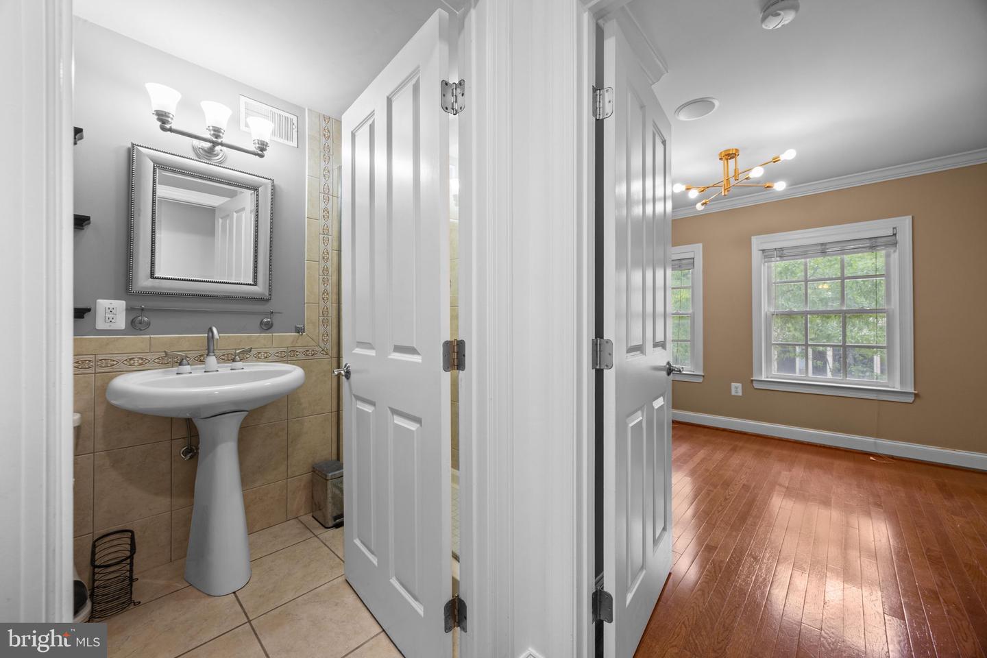 1933 Fleet St Property Photo 35