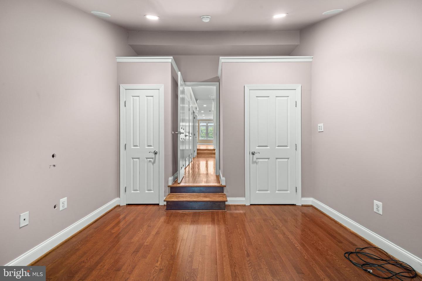 1933 Fleet St Property Photo 45