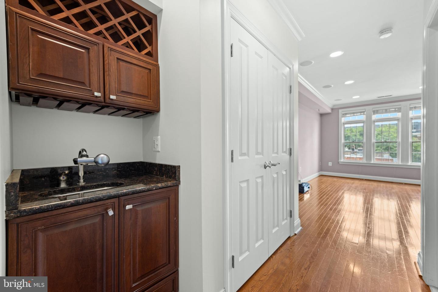 1933 Fleet St Property Photo 46