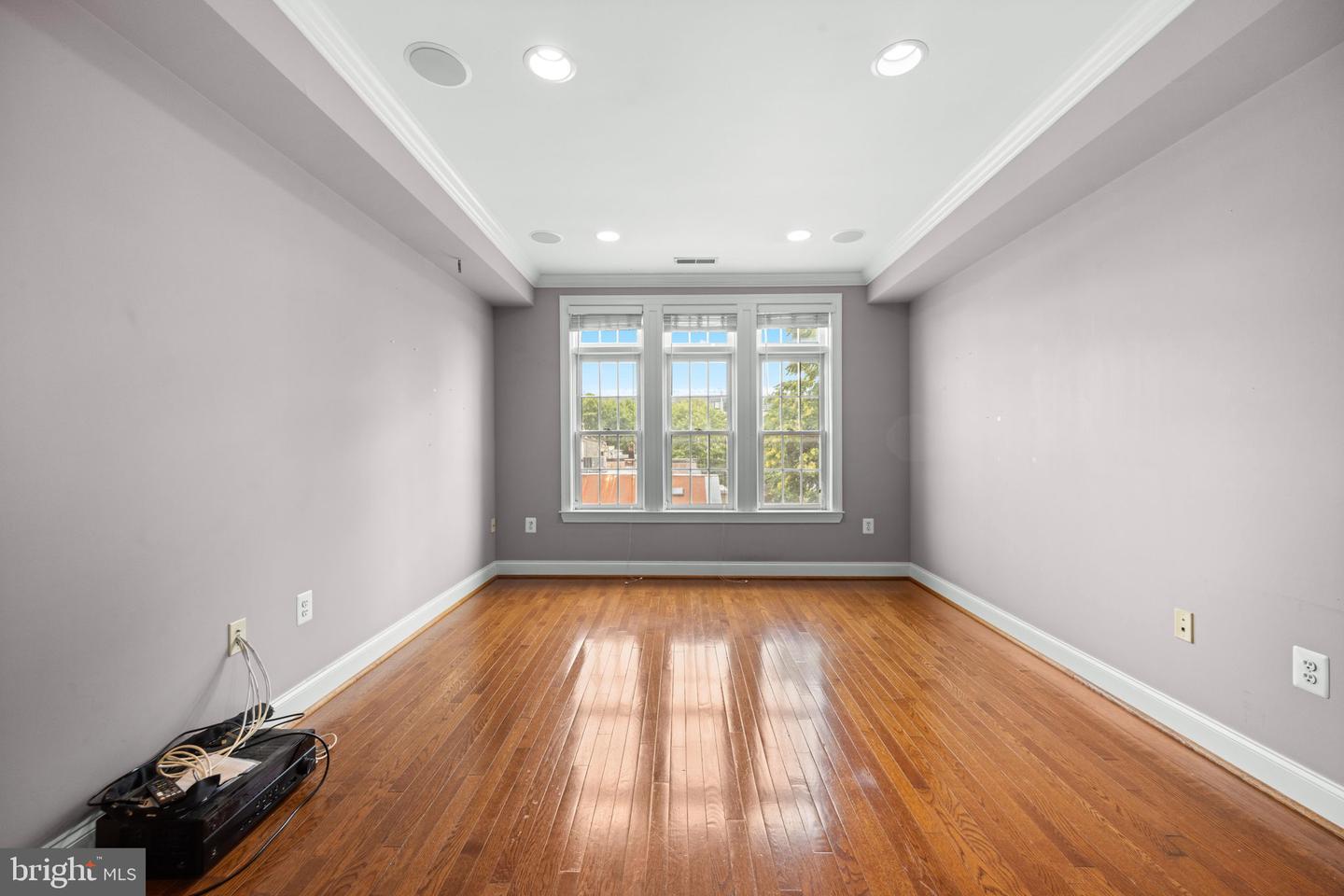 1933 Fleet St Property Photo 48