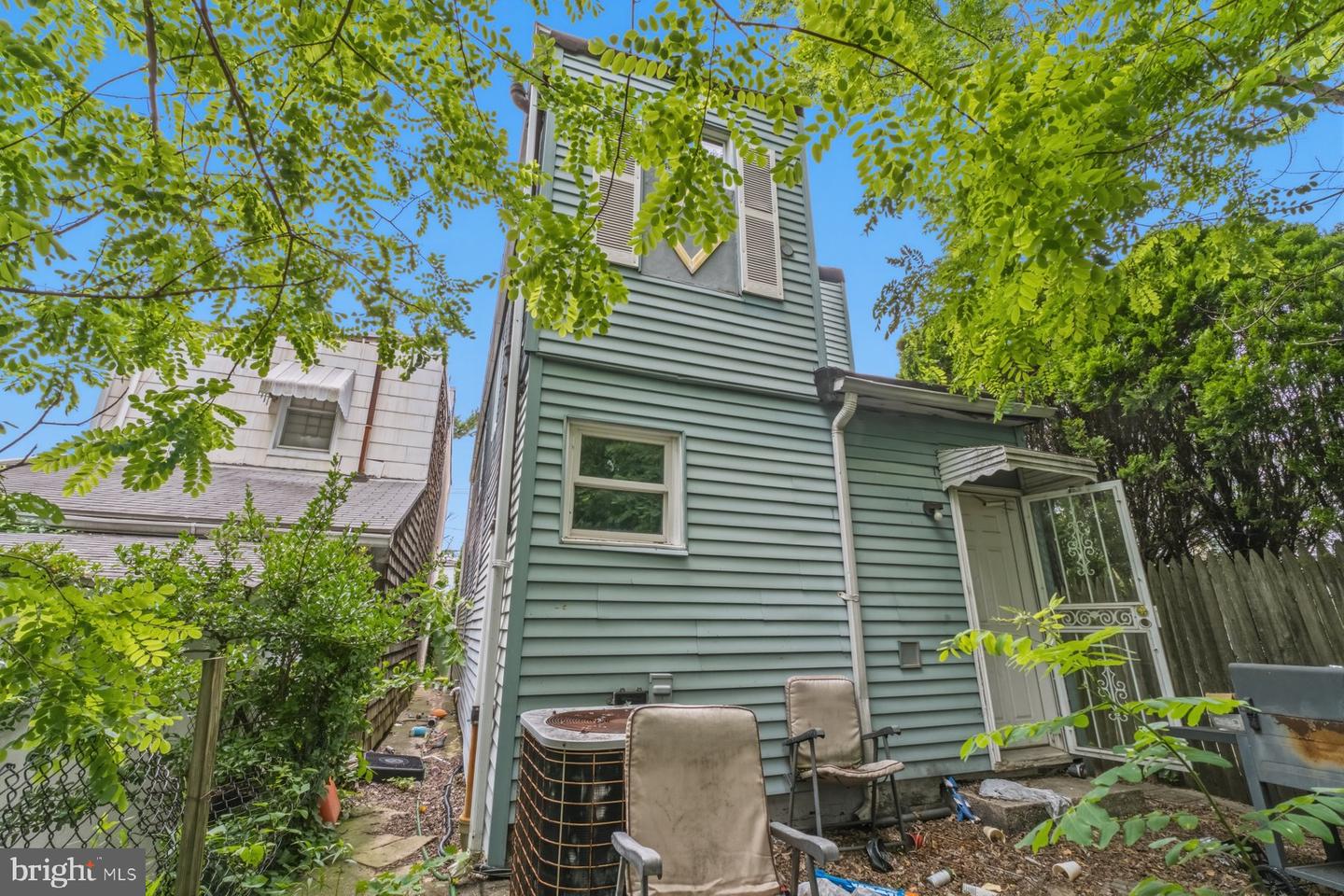 5729 Govane Ave Property Photo 13