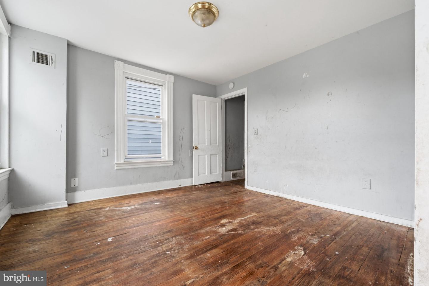 5729 Govane Ave Property Photo 17