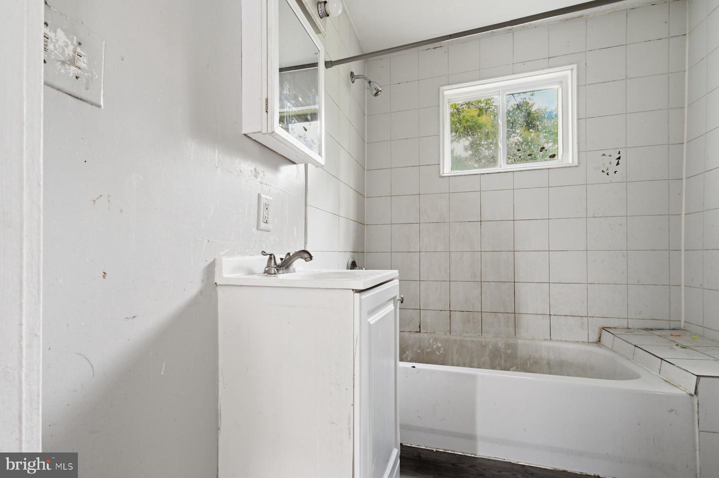 5729 Govane Ave Property Photo 24