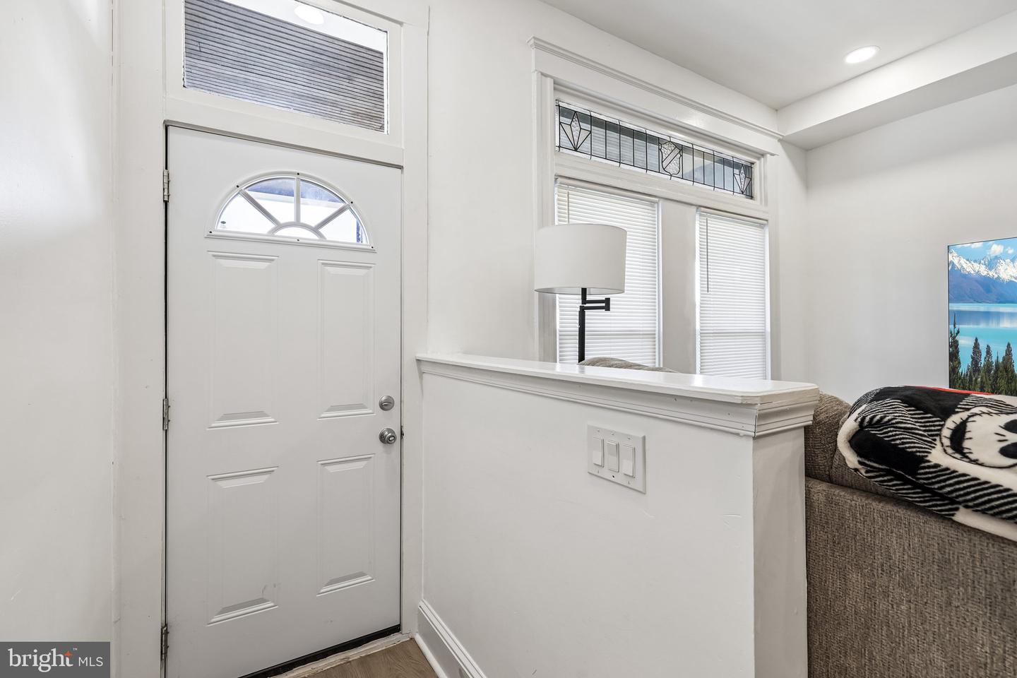 2837 Winchester St Property Photo 4