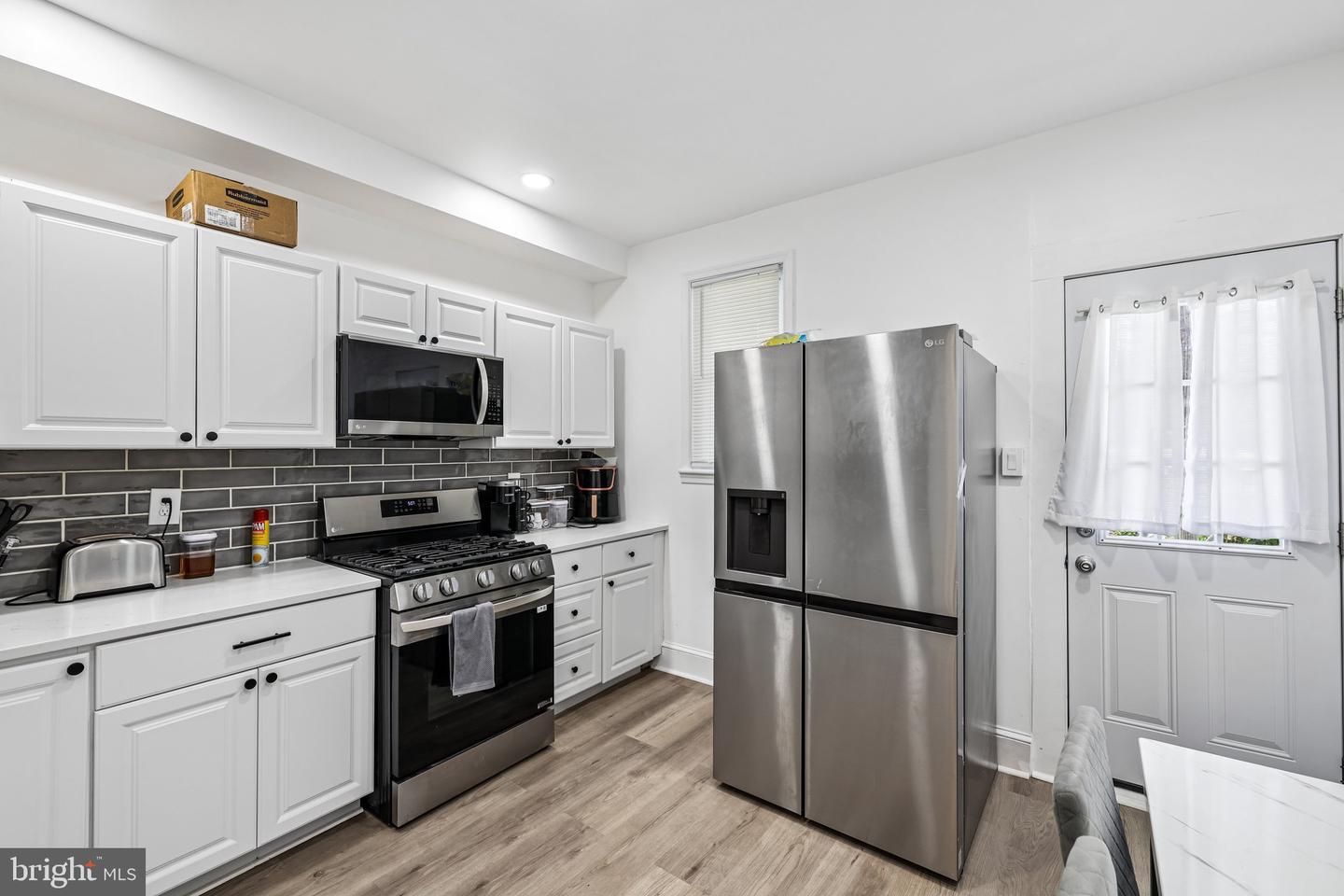 2837 Winchester St Property Photo 12