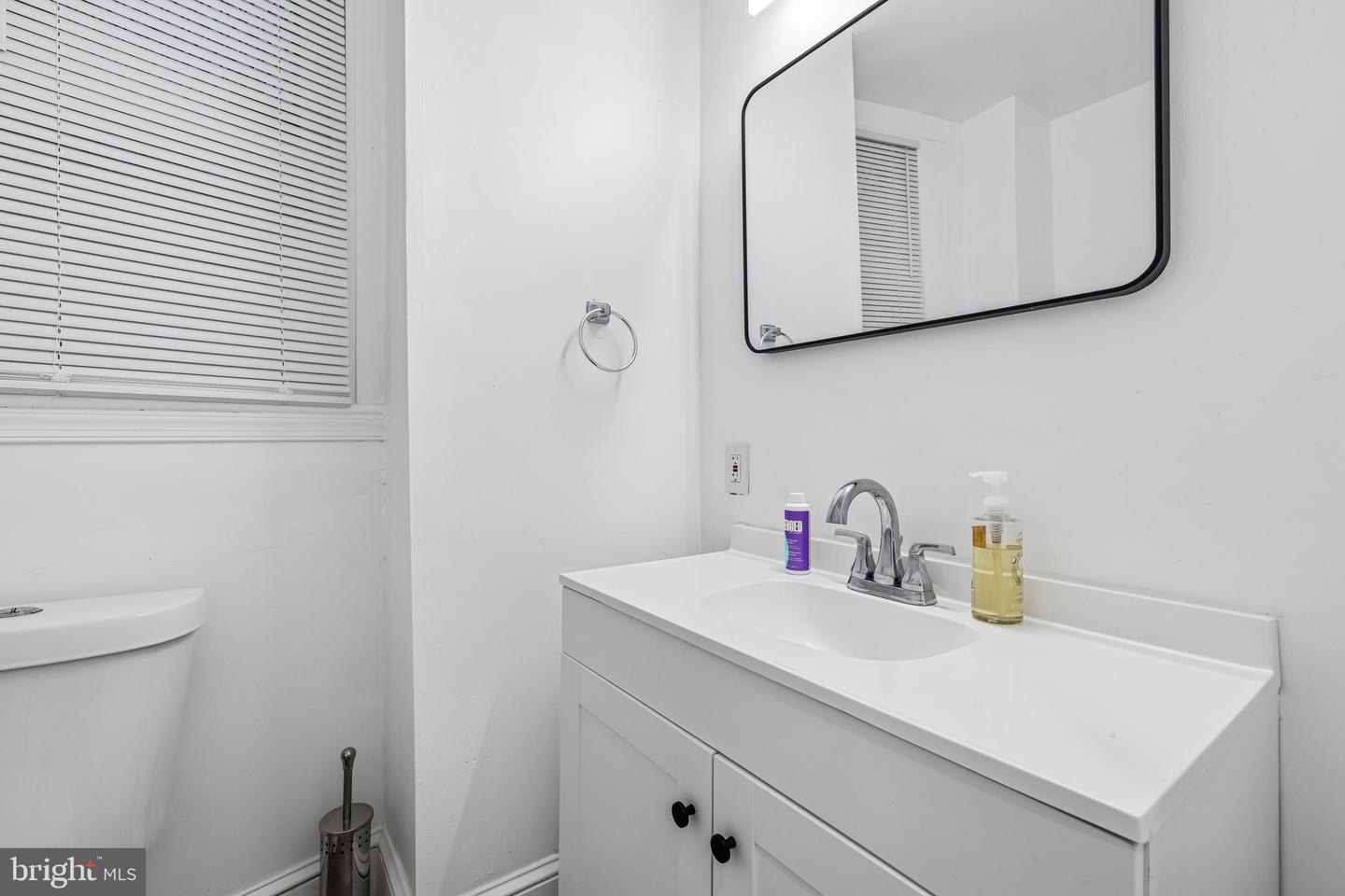 2837 Winchester St Property Photo 15