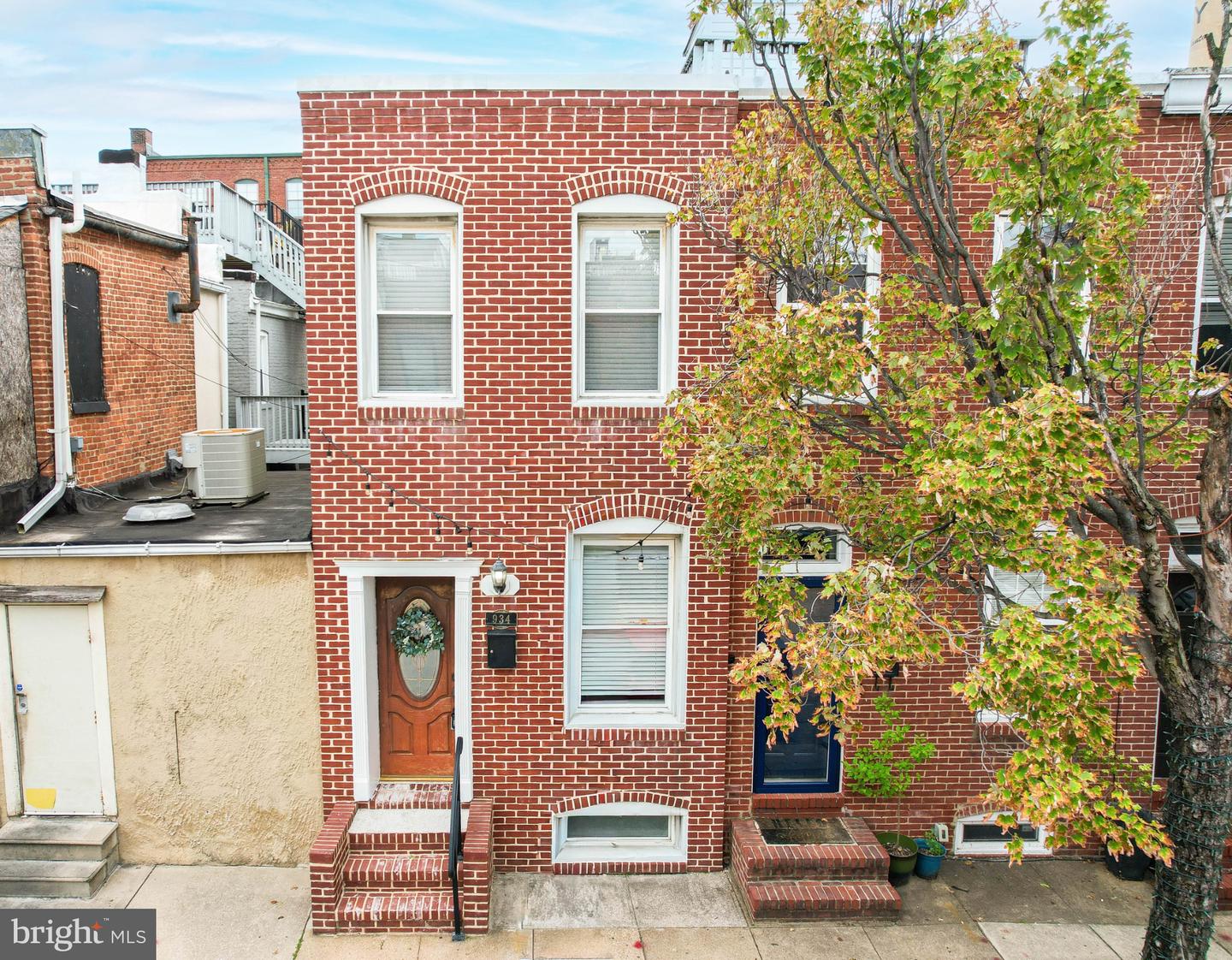 934 Binney St Property Photo 1