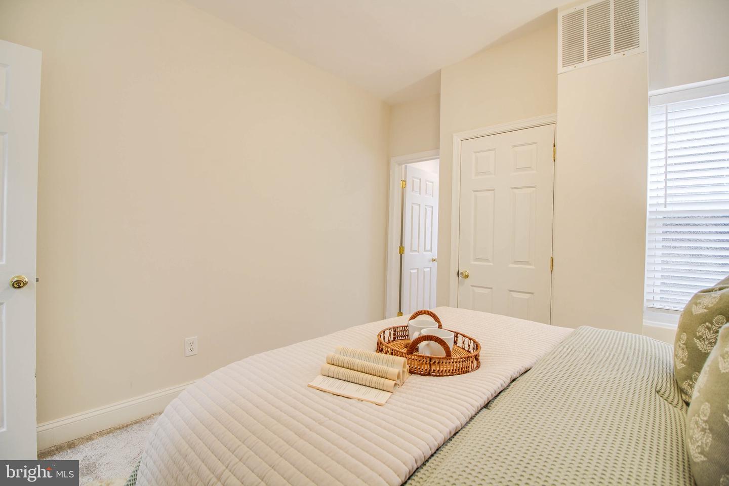 934 Binney St Property Photo 15