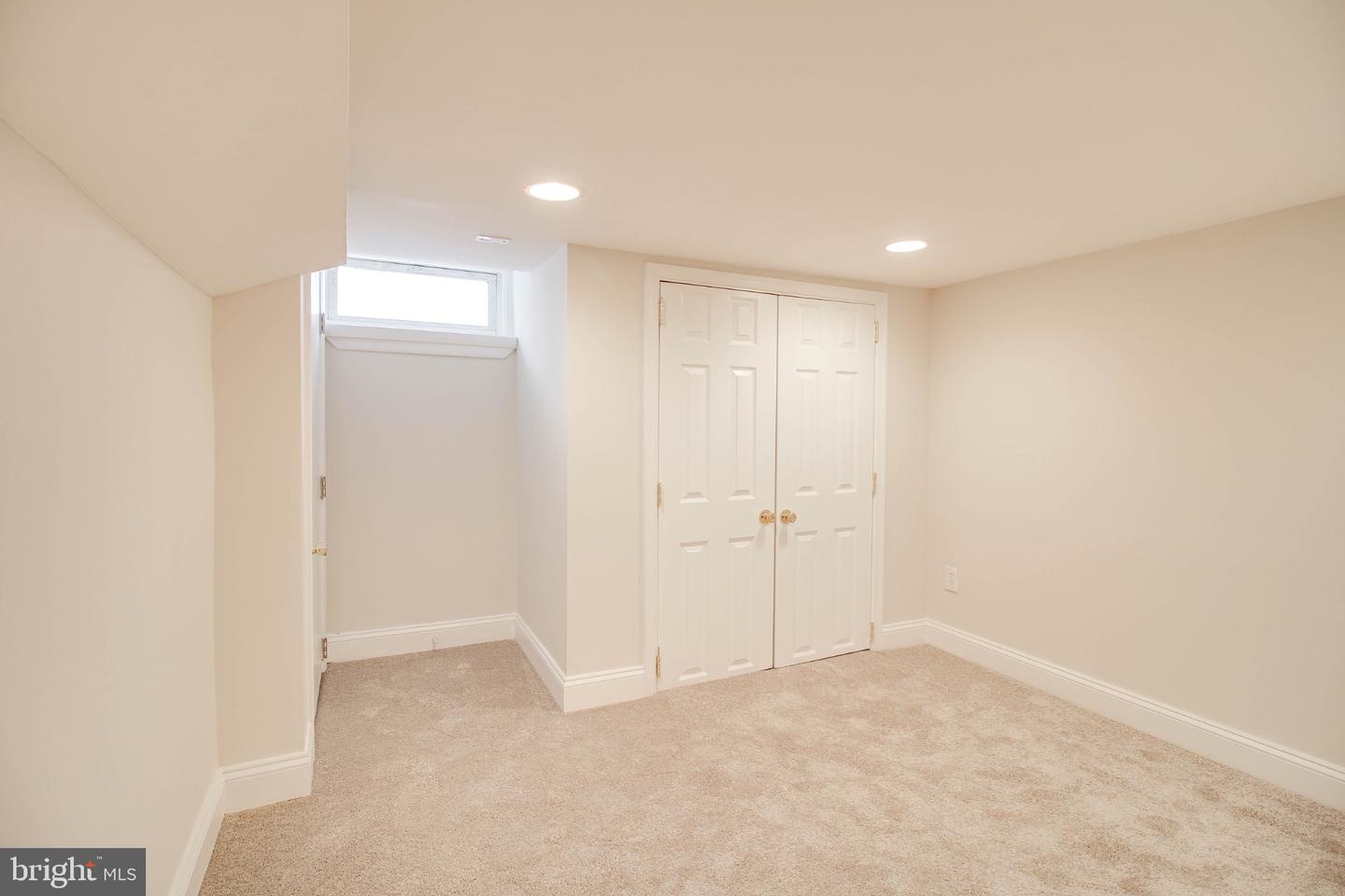 934 Binney St Property Photo 29