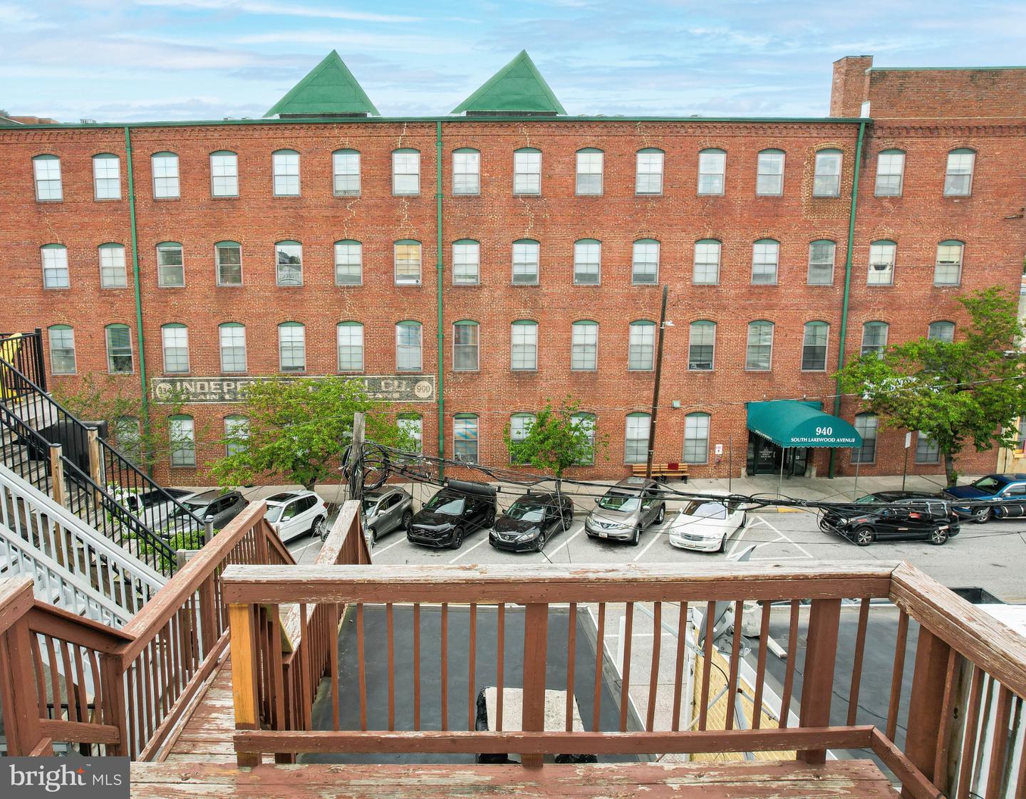 934 Binney St Property Photo 31