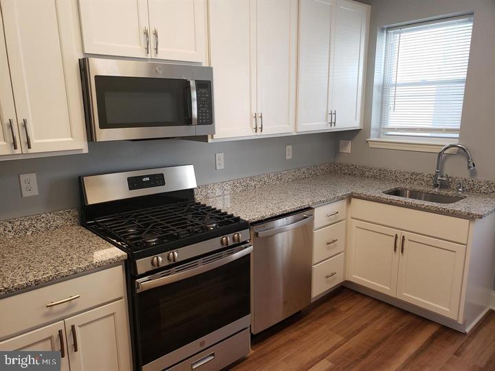 430 S Bond St Property Photo 6
