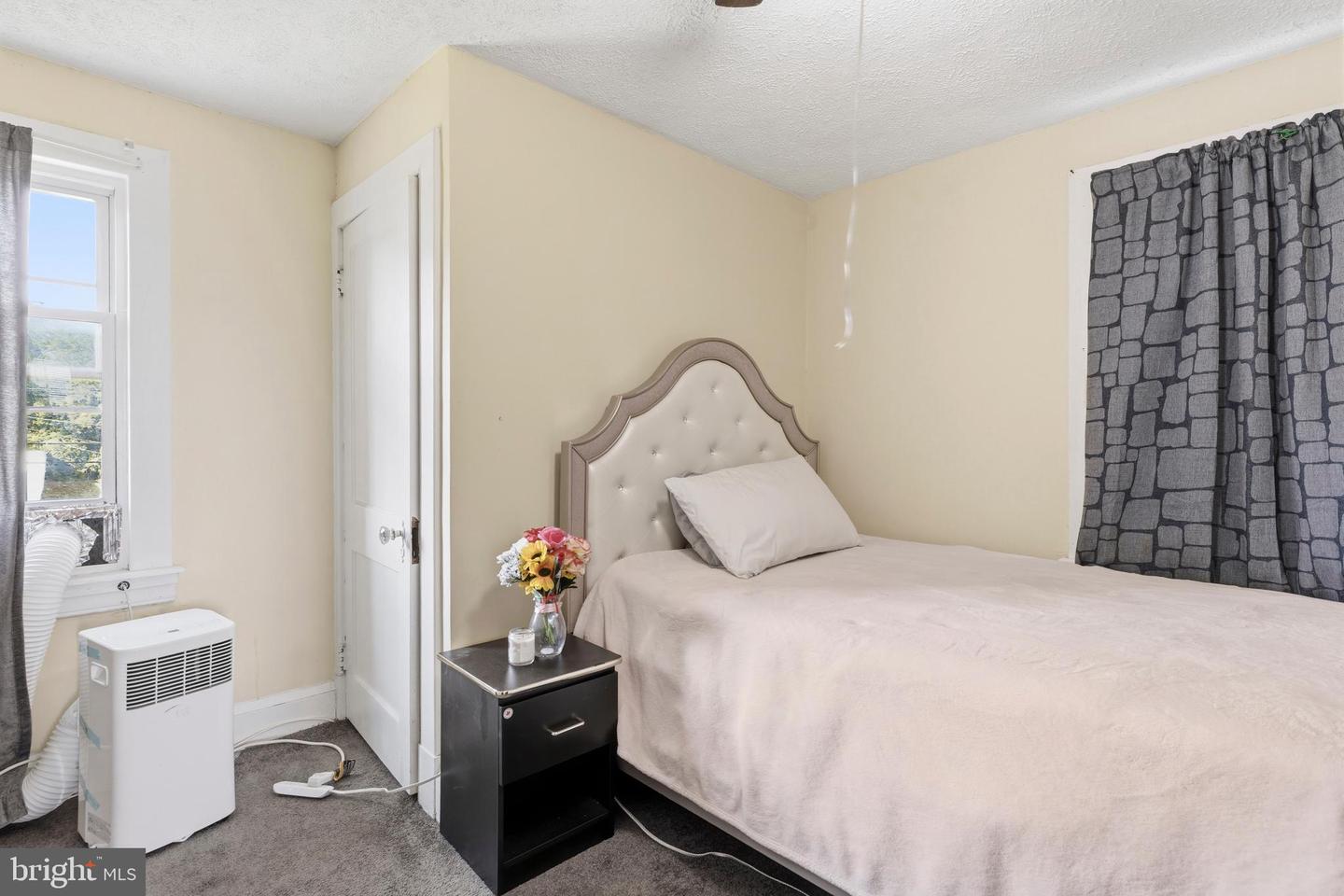 1603 Malvern St Property Photo 17