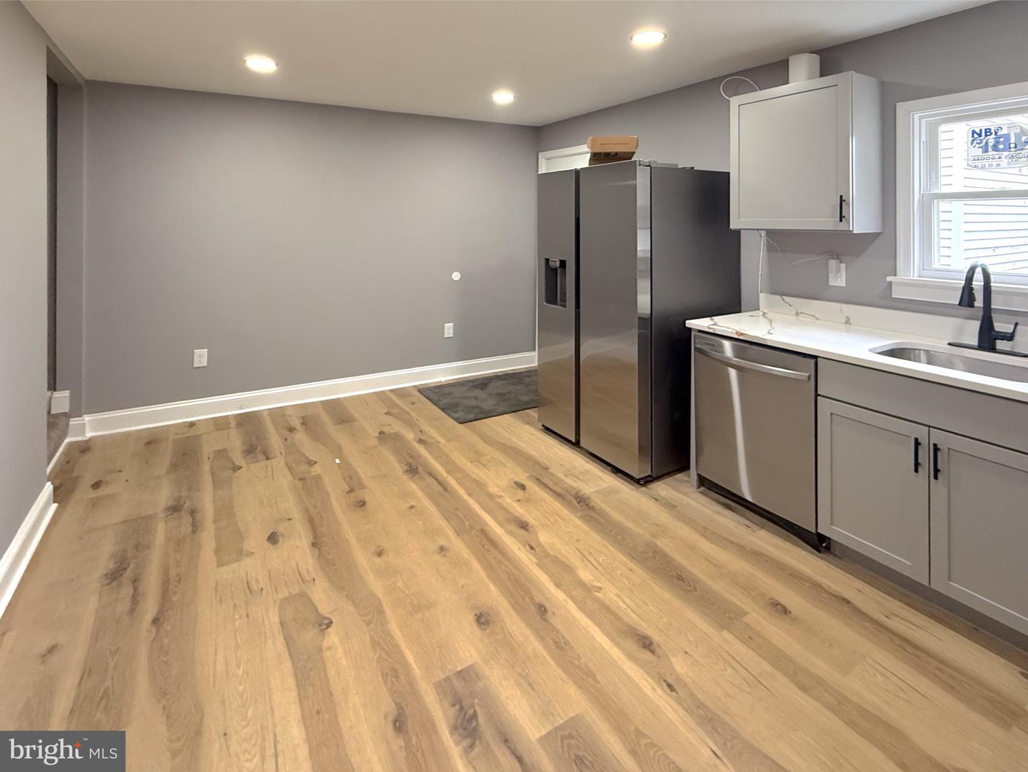 3703 6th St #unit 2 Property Photo 3